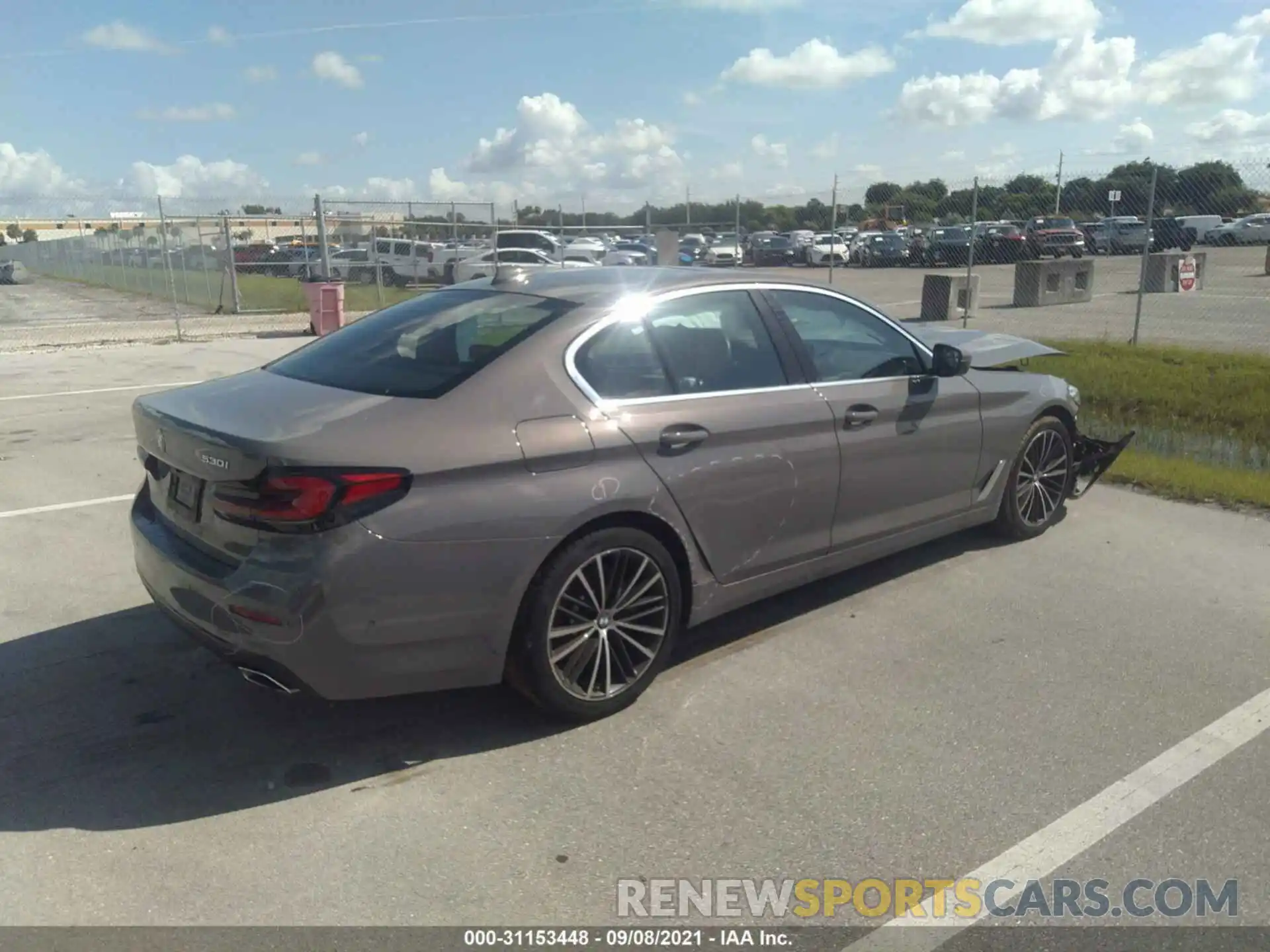 4 Photograph of a damaged car WBA53BH06MWX13014 BMW 5 SERIES 2021