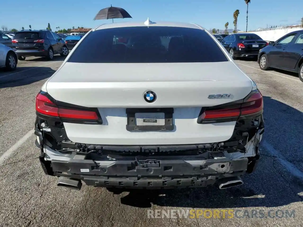 6 Photograph of a damaged car WBA53BH07MCF03817 BMW 5 SERIES 2021