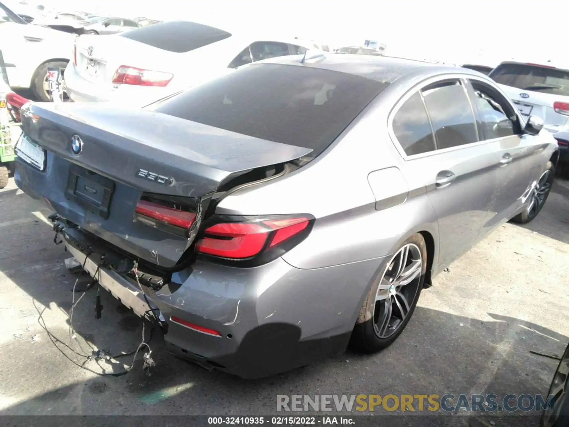 4 Photograph of a damaged car WBA53BH08MCF26281 BMW 5 SERIES 2021