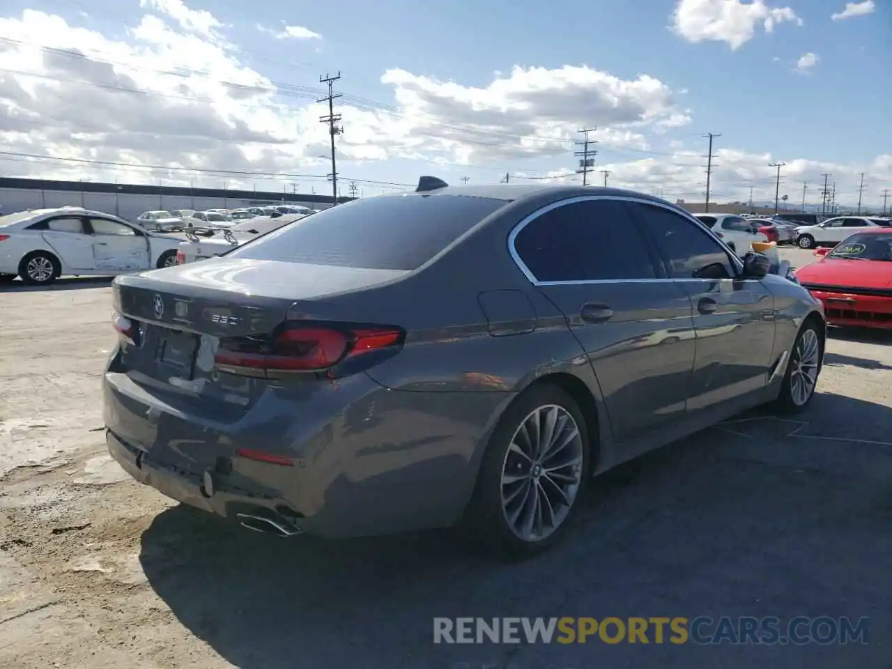 4 Photograph of a damaged car WBA53BH09MCF04015 BMW 5 SERIES 2021