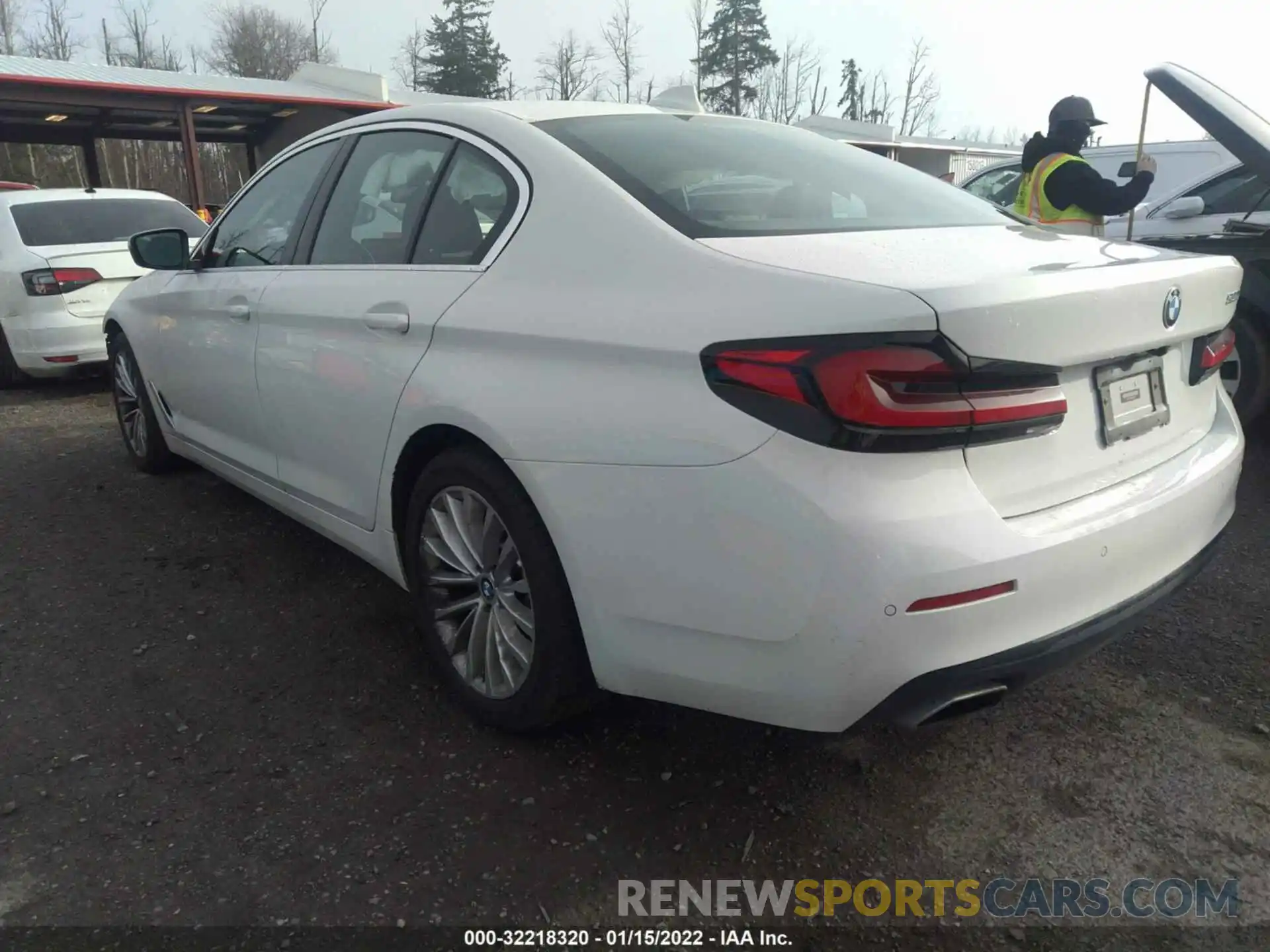 3 Фотография поврежденного автомобиля WBA53BH0XMCF69035 BMW 5 SERIES 2021