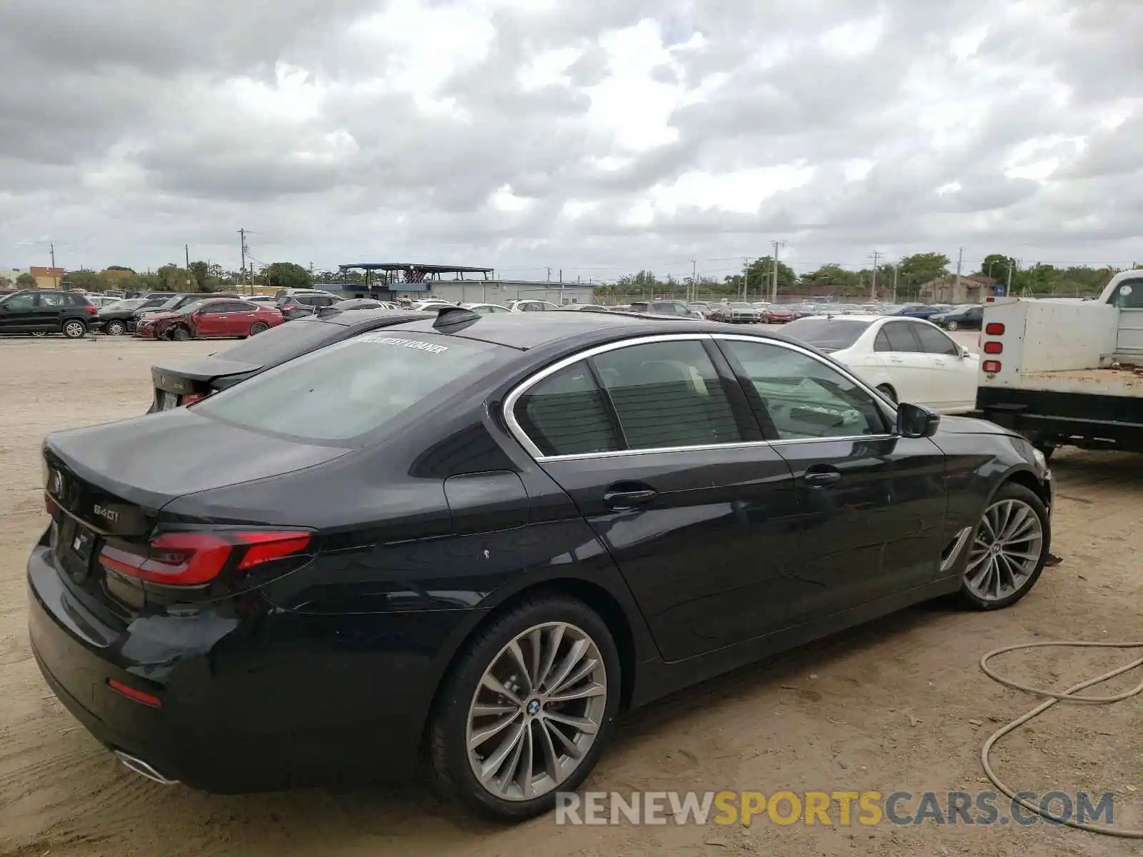 4 Photograph of a damaged car WBA53BJ00MCF85111 BMW 5 SERIES 2021