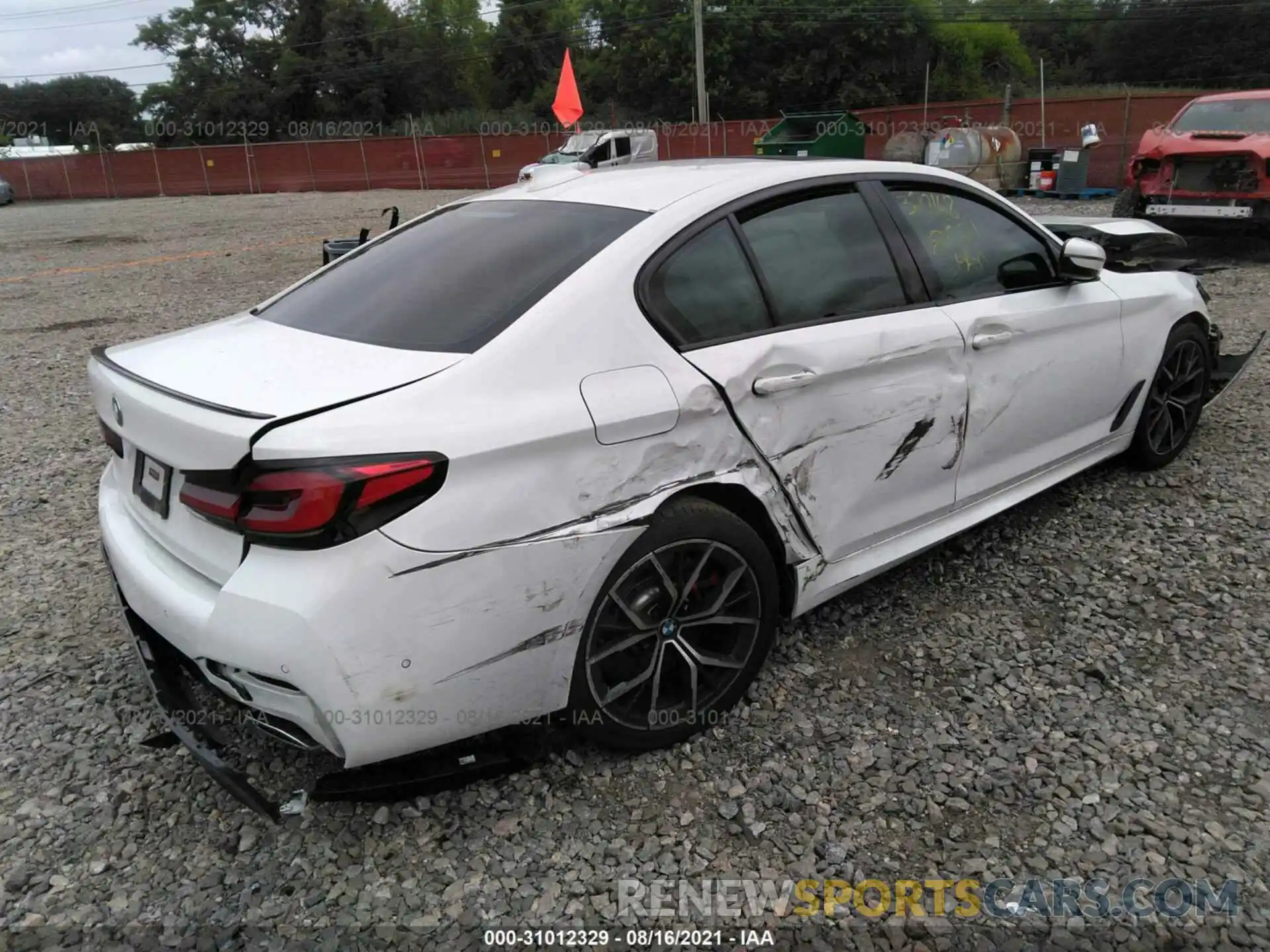 4 Photograph of a damaged car WBA73BJ00MCF40811 BMW 5 SERIES 2021