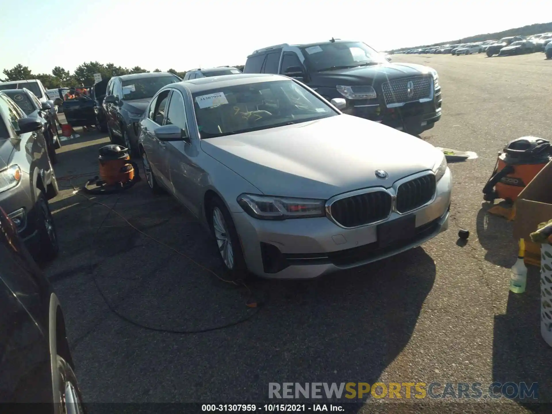 1 Photograph of a damaged car WBA73BJ00MCG69454 BMW 5 SERIES 2021