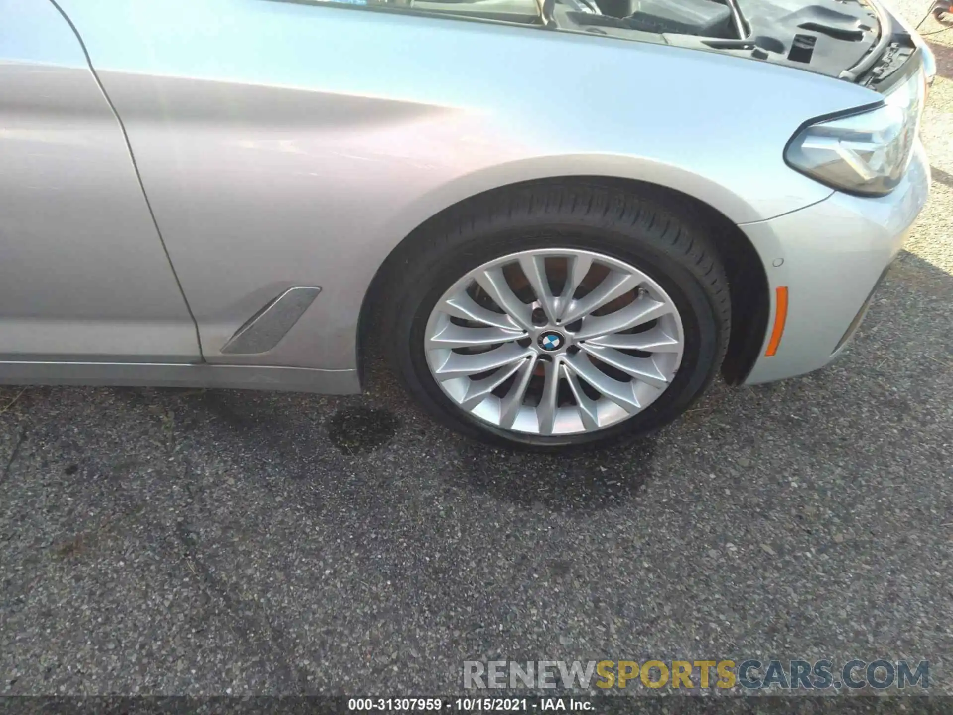 13 Photograph of a damaged car WBA73BJ00MCG69454 BMW 5 SERIES 2021