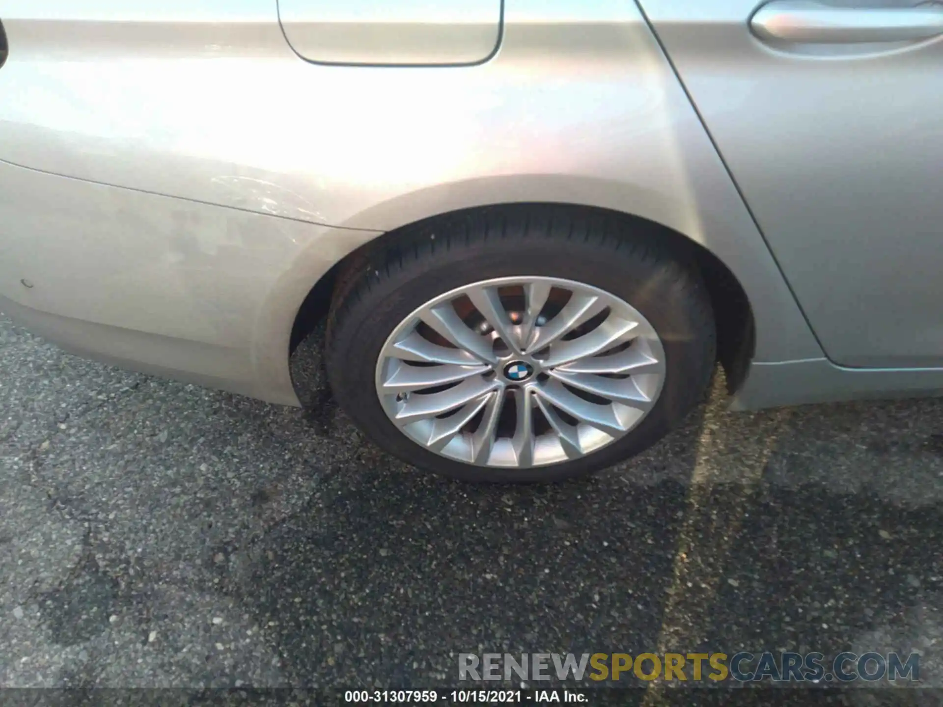 14 Photograph of a damaged car WBA73BJ00MCG69454 BMW 5 SERIES 2021