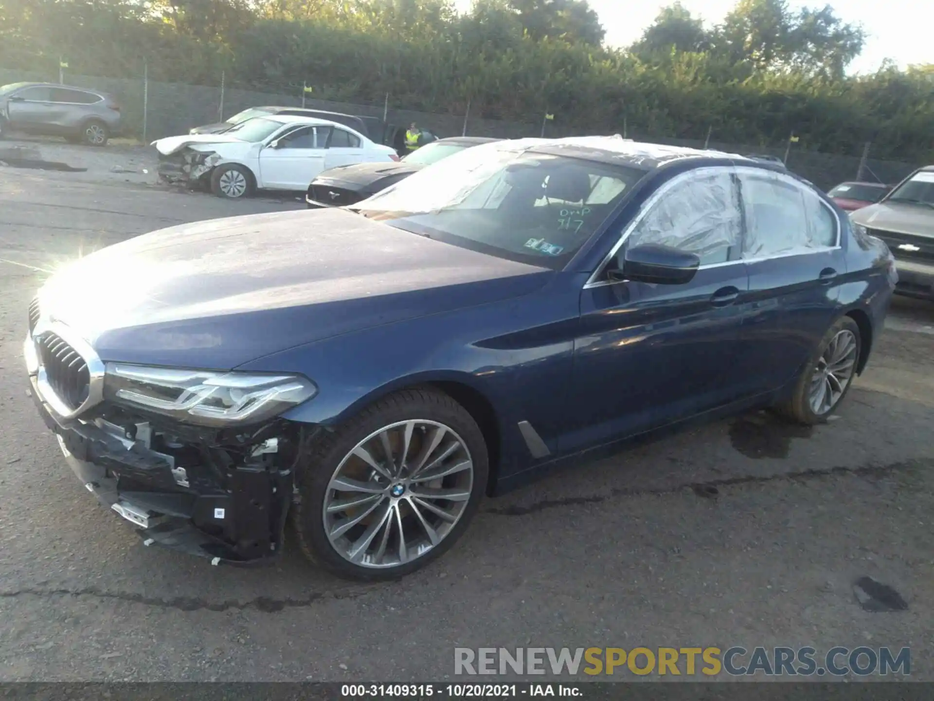 2 Photograph of a damaged car WBA73BJ01MWW98215 BMW 5 SERIES 2021