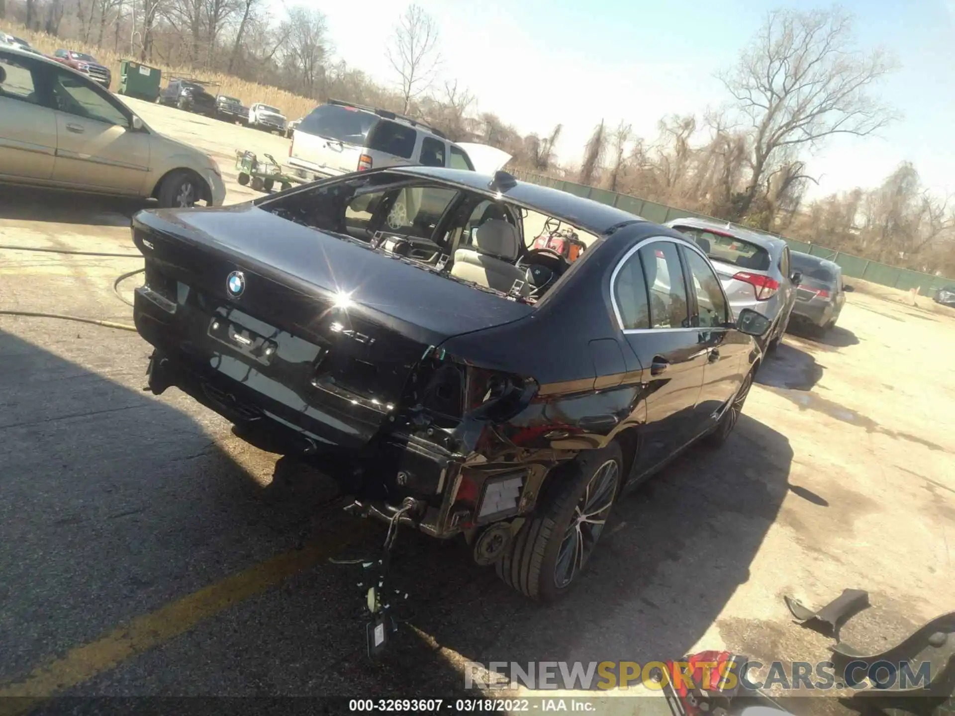 4 Photograph of a damaged car WBA73BJ03MWX03771 BMW 5 SERIES 2021