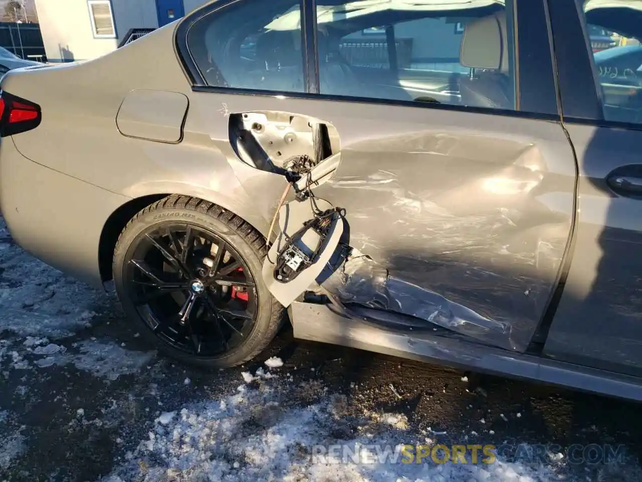 9 Photograph of a damaged car WBA73BJ04MCF37765 BMW 5 SERIES 2021