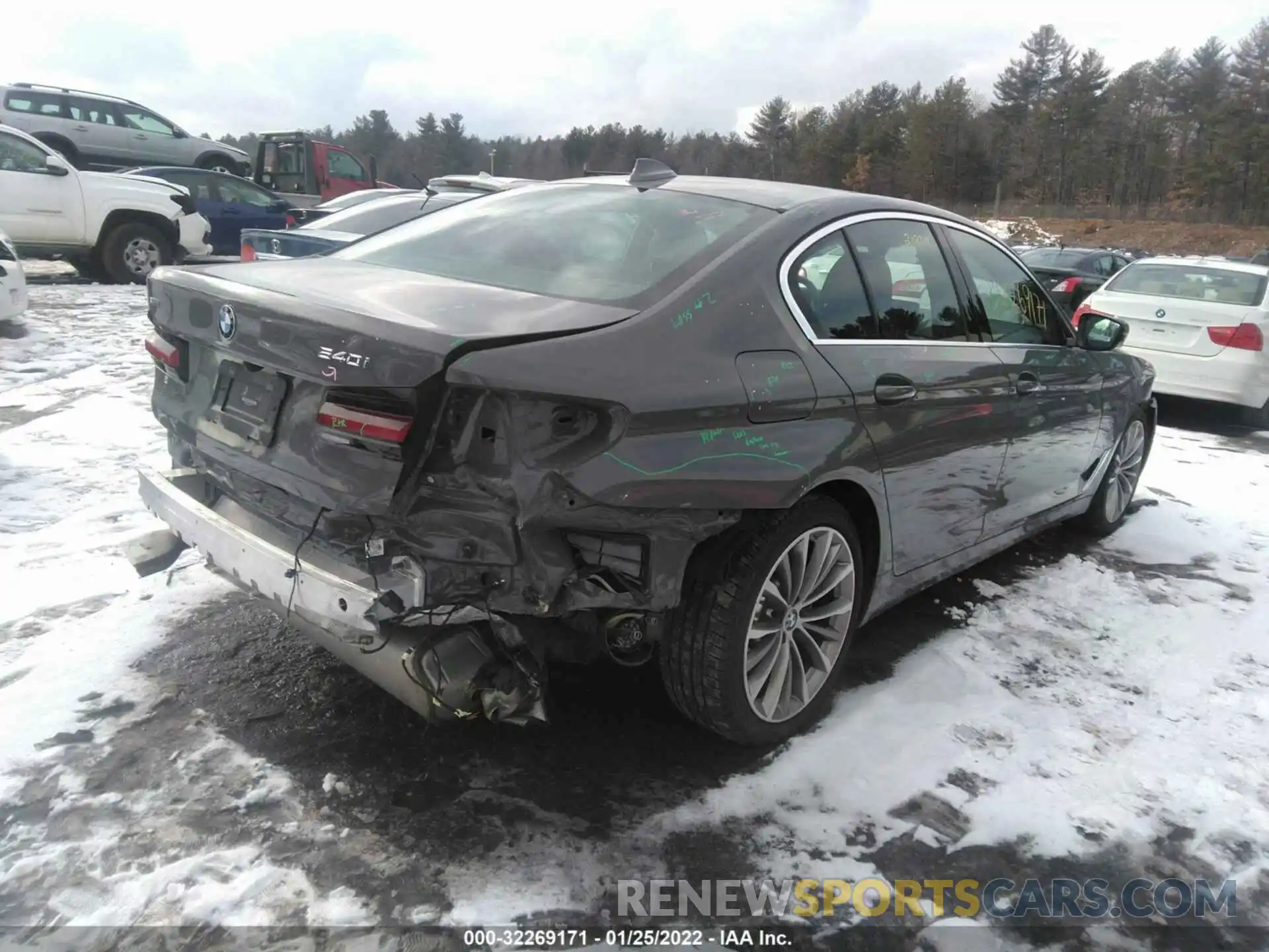 4 Photograph of a damaged car WBA73BJ06MCF27707 BMW 5 SERIES 2021