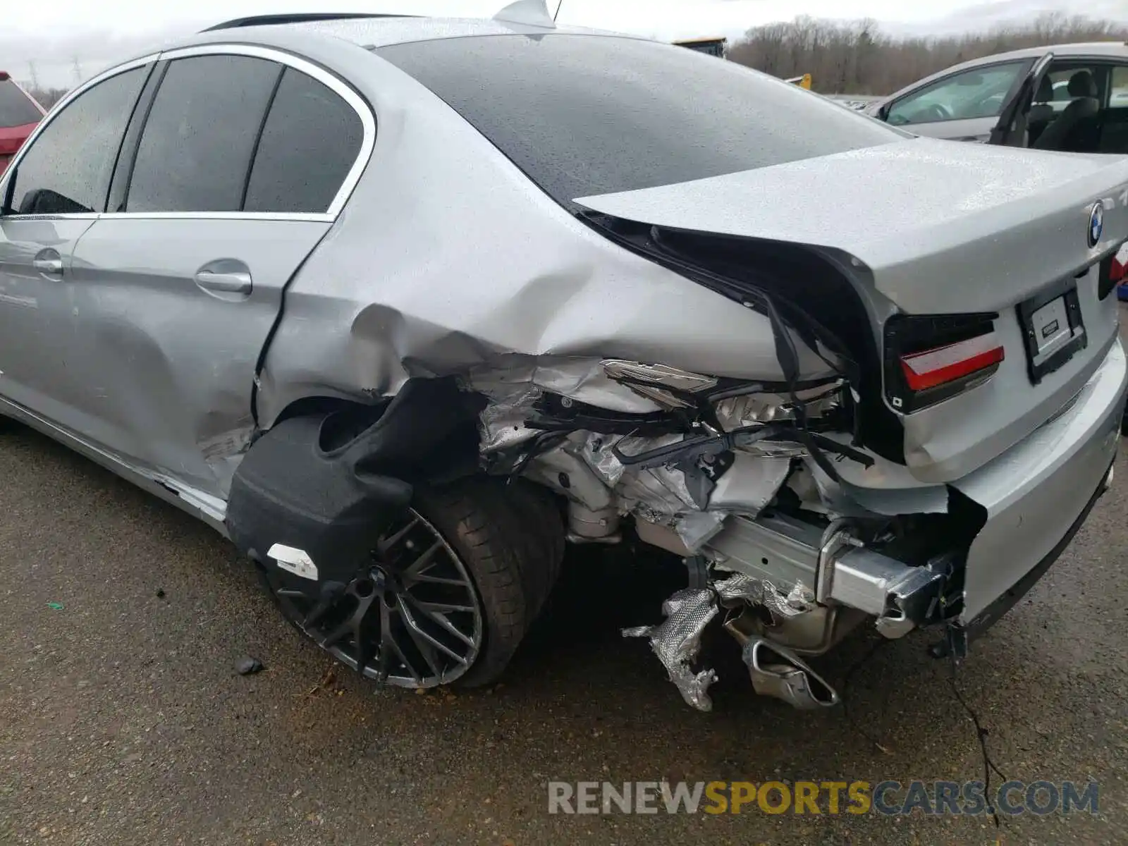 9 Фотография поврежденного автомобиля WBA73BJ09MCF24011 BMW 5 SERIES 2021