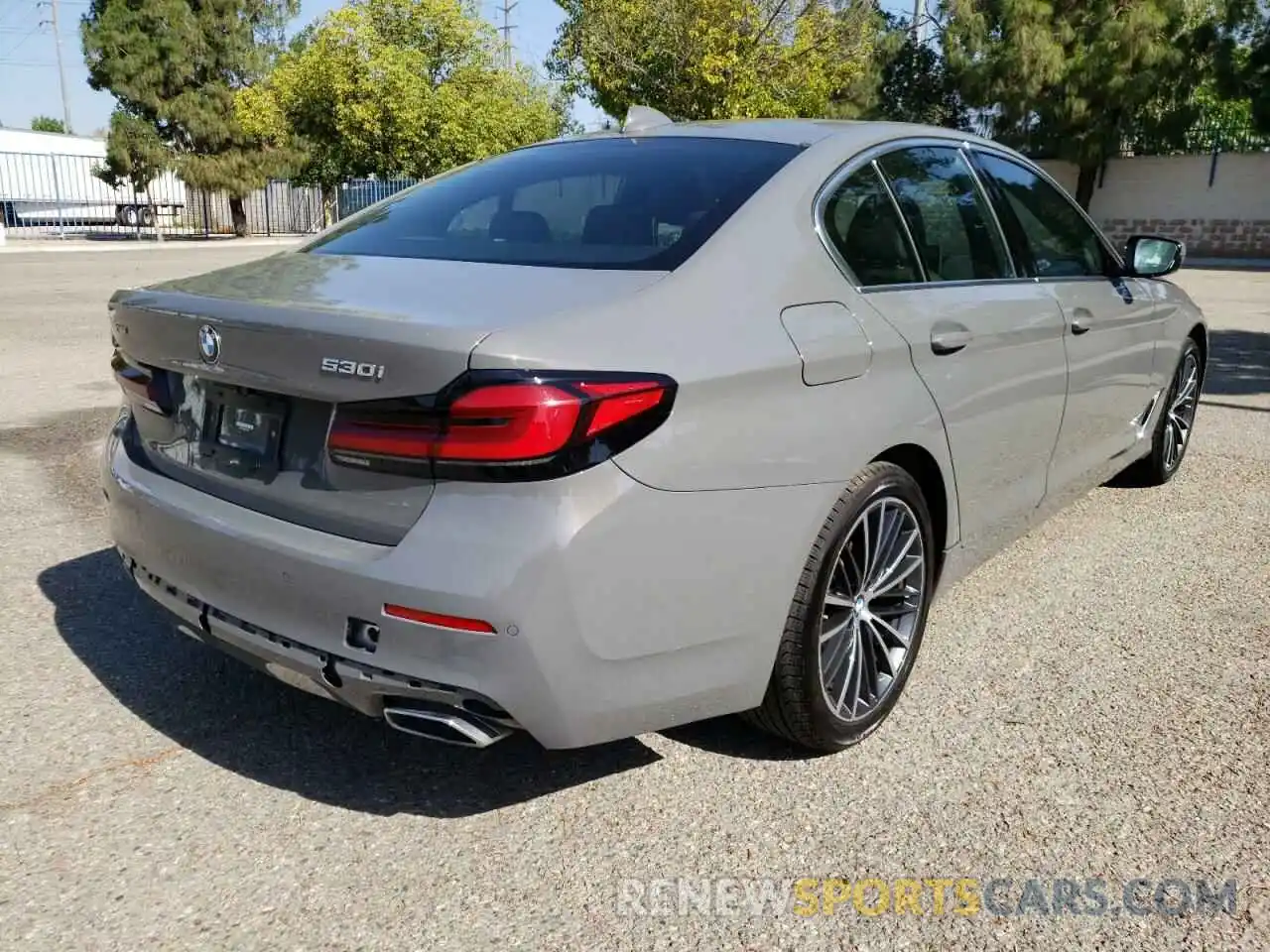 4 Photograph of a damaged car WBA13BJ00NWX51185 BMW 5 SERIES 2022