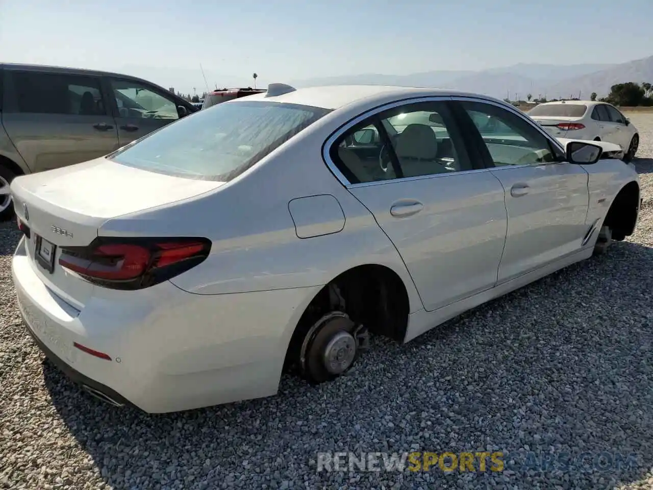 3 Photograph of a damaged car WBA33AG01NCJ23471 BMW 5 SERIES 2022