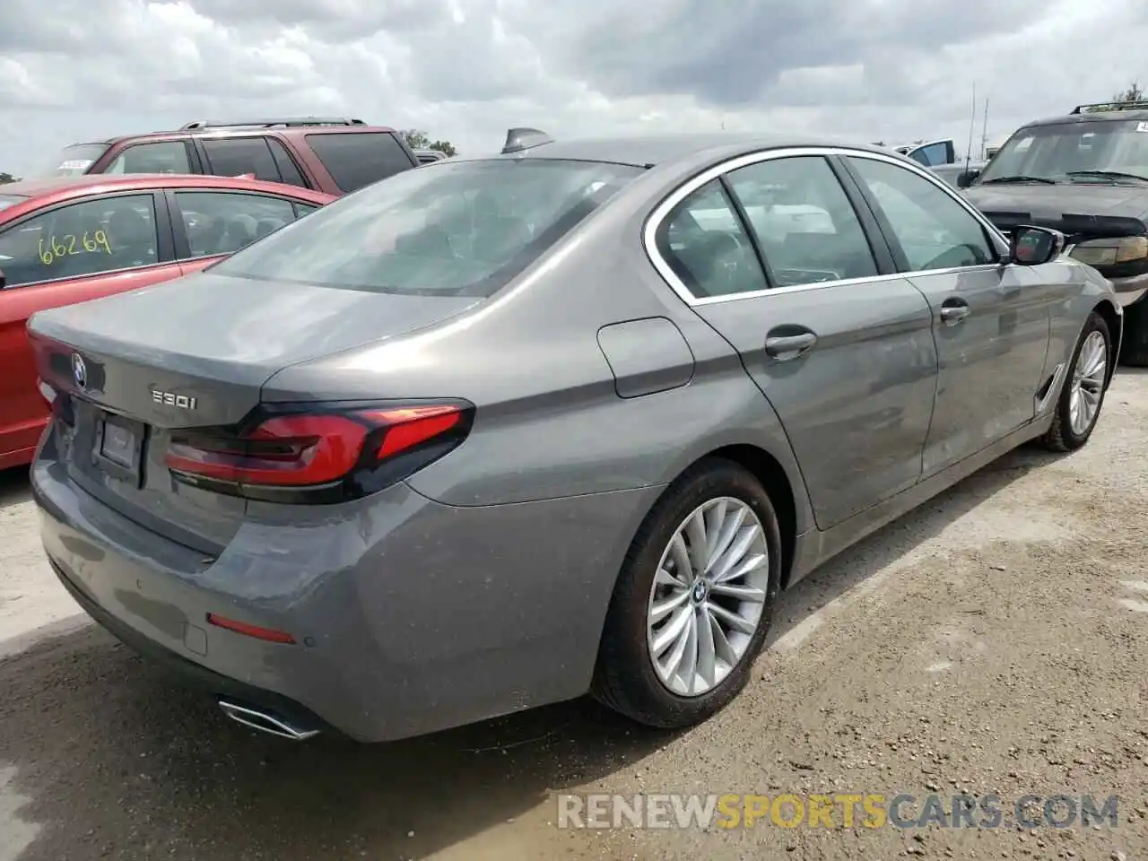 4 Photograph of a damaged car WBA53BH01NCH71103 BMW 5 SERIES 2022