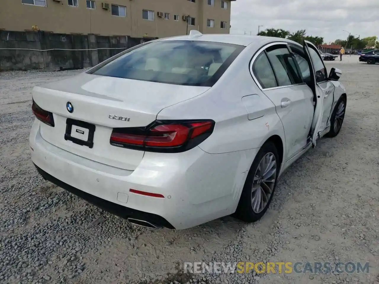 4 Photograph of a damaged car WBA53BH03NCJ23923 BMW 5 SERIES 2022