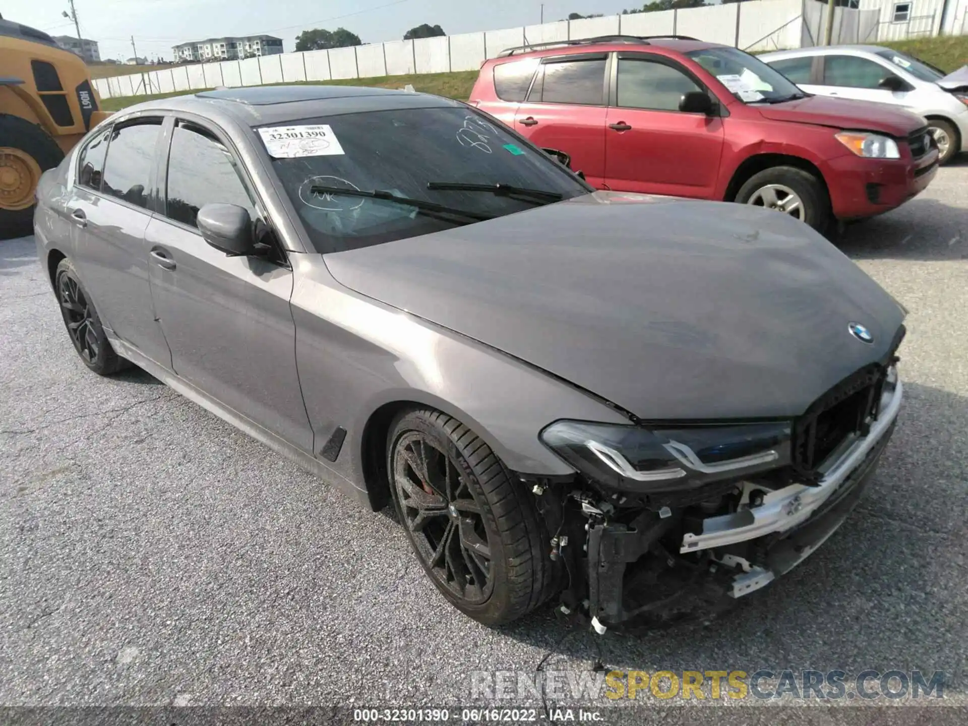 1 Photograph of a damaged car WBA53BH04NCJ28273 BMW 5 SERIES 2022