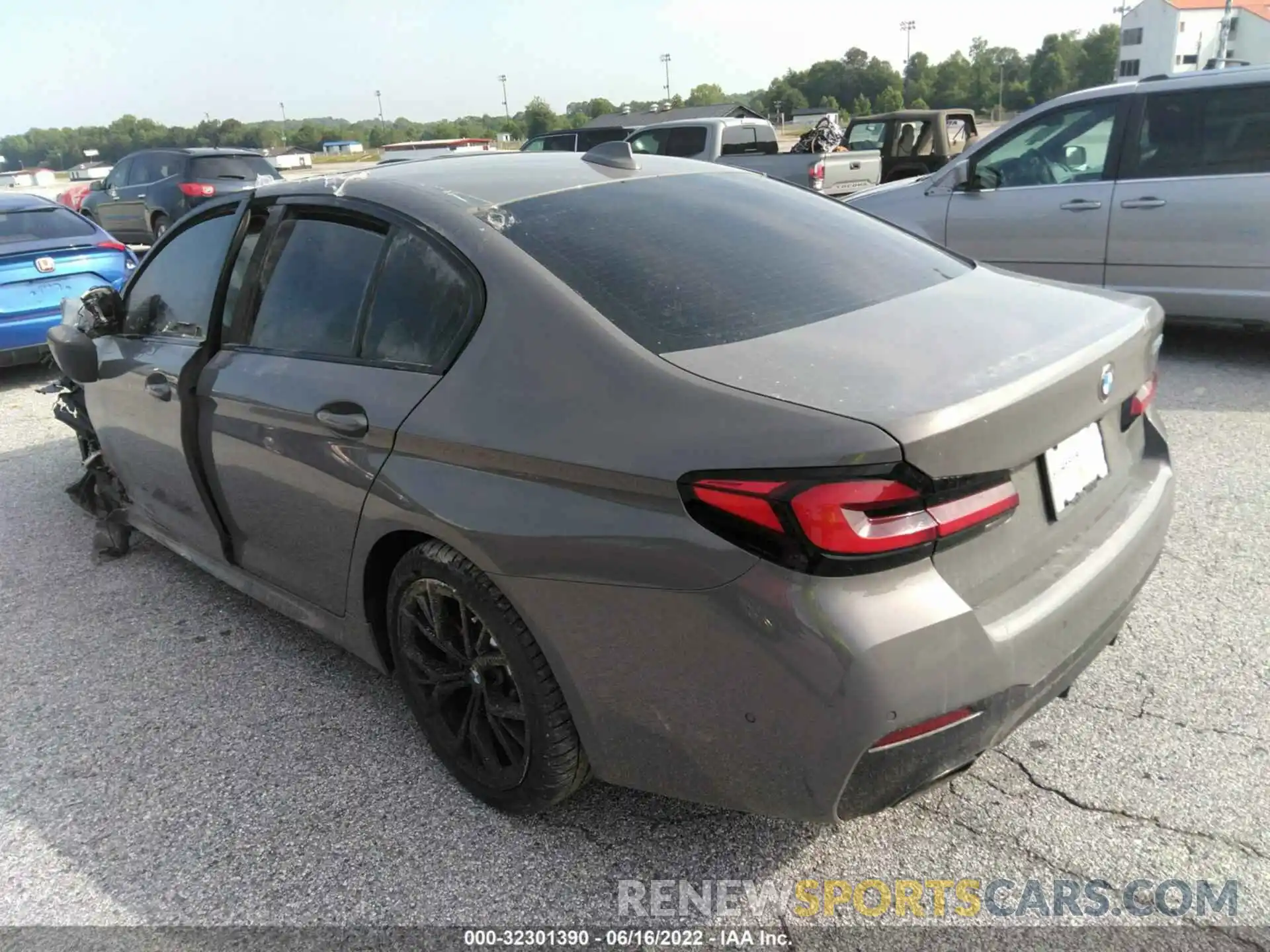 3 Photograph of a damaged car WBA53BH04NCJ28273 BMW 5 SERIES 2022