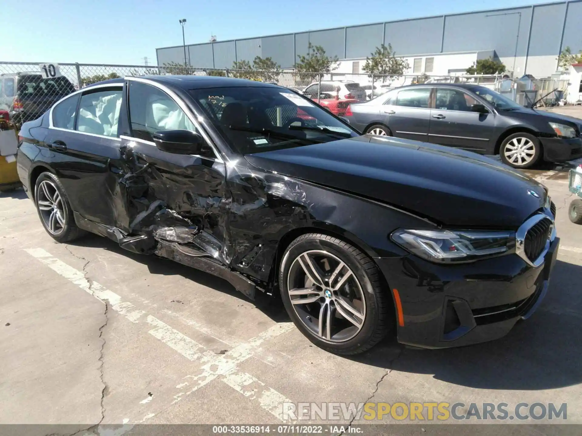 1 Photograph of a damaged car WBA53BH06NWX59282 BMW 5 SERIES 2022