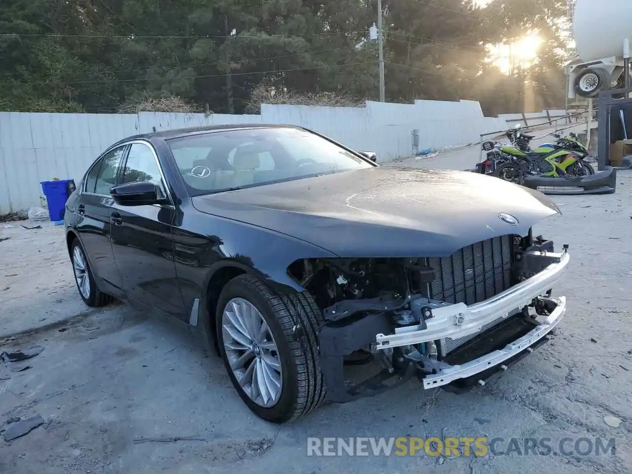 1 Photograph of a damaged car WBA53BH09NCJ22369 BMW 5 SERIES 2022