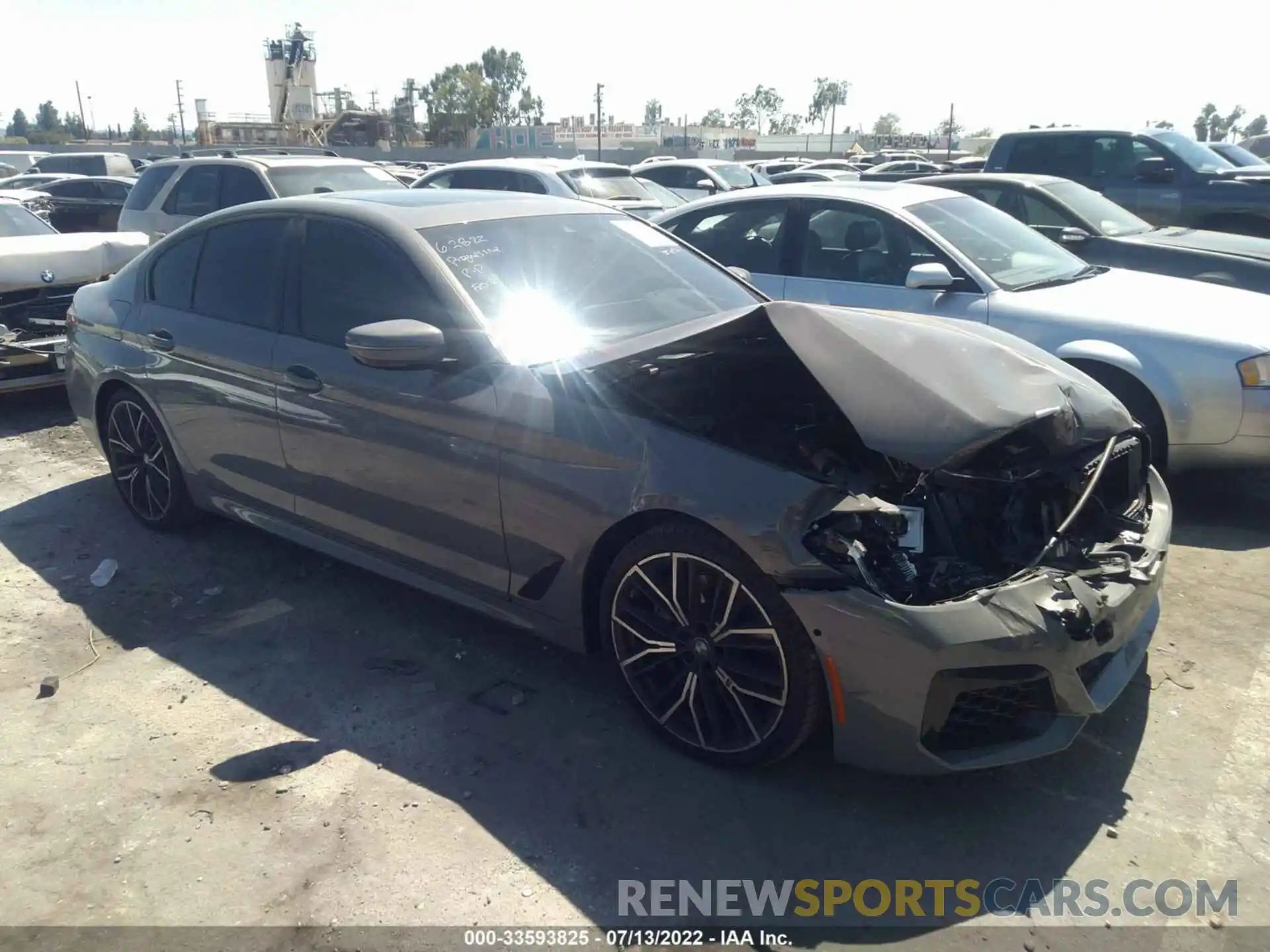 1 Photograph of a damaged car WBA53BJ09NCJ58895 BMW 5 SERIES 2022