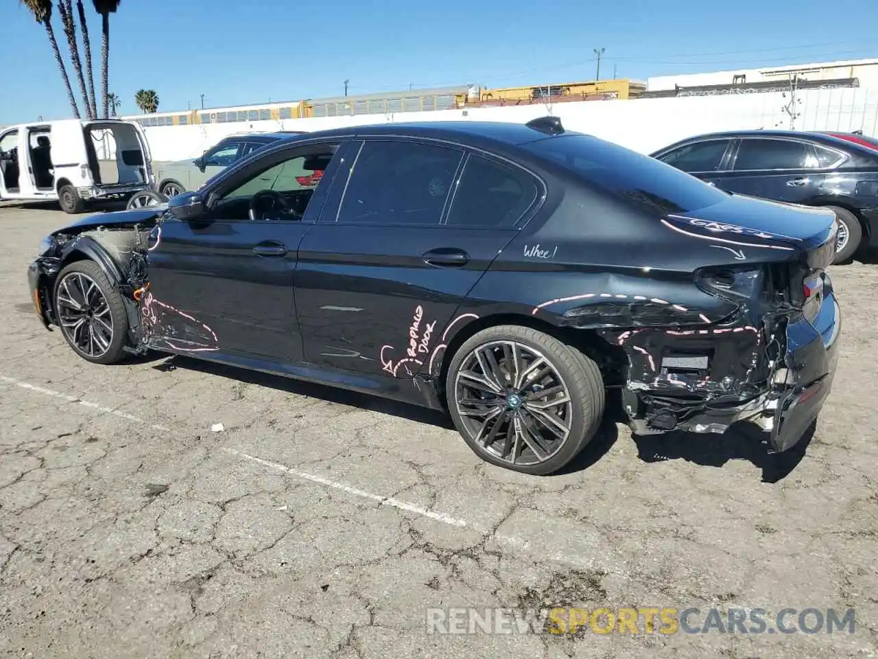 2 Фотография поврежденного автомобиля WBA13AG02PCM40444 BMW 5 SERIES 2023