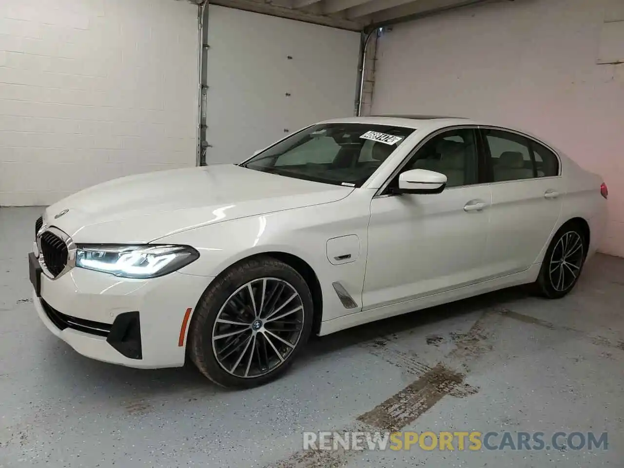 1 Photograph of a damaged car WBA33AG02PCL17705 BMW 5 SERIES 2023