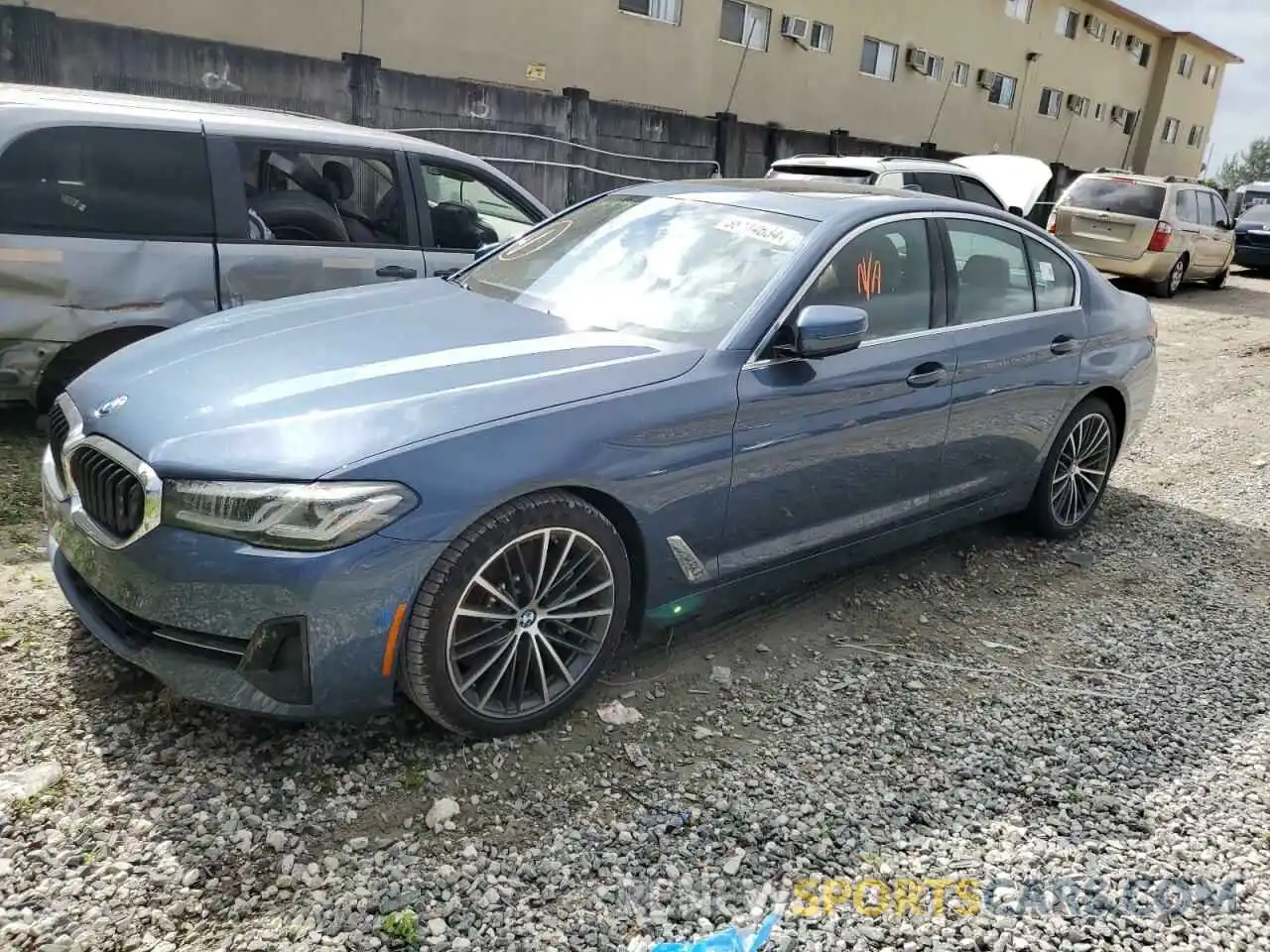 1 Фотография поврежденного автомобиля WBA53BH0XPWX97097 BMW 5 SERIES 2023