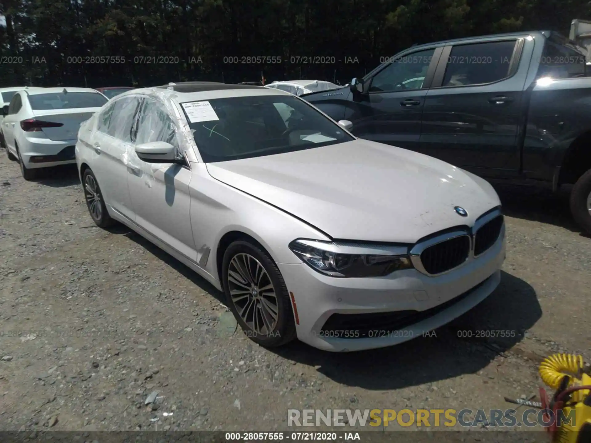 1 Photograph of a damaged car WBAJA5C59KWW18758 BMW 530 2019