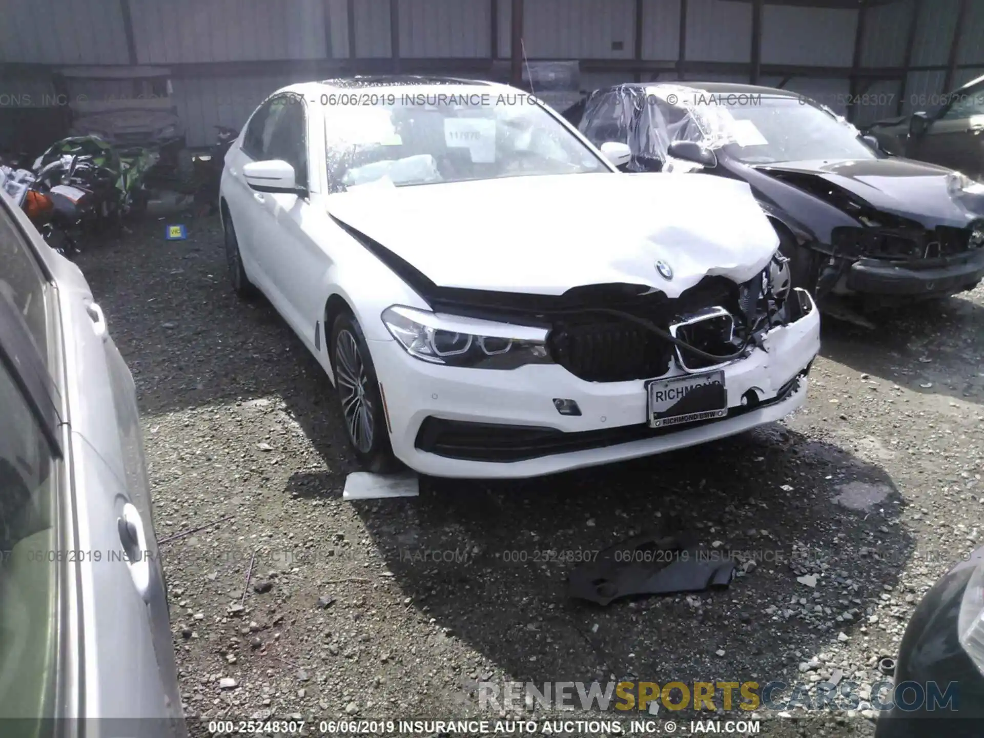 1 Photograph of a damaged car WBAJA5C59KWW20414 BMW 530 2019