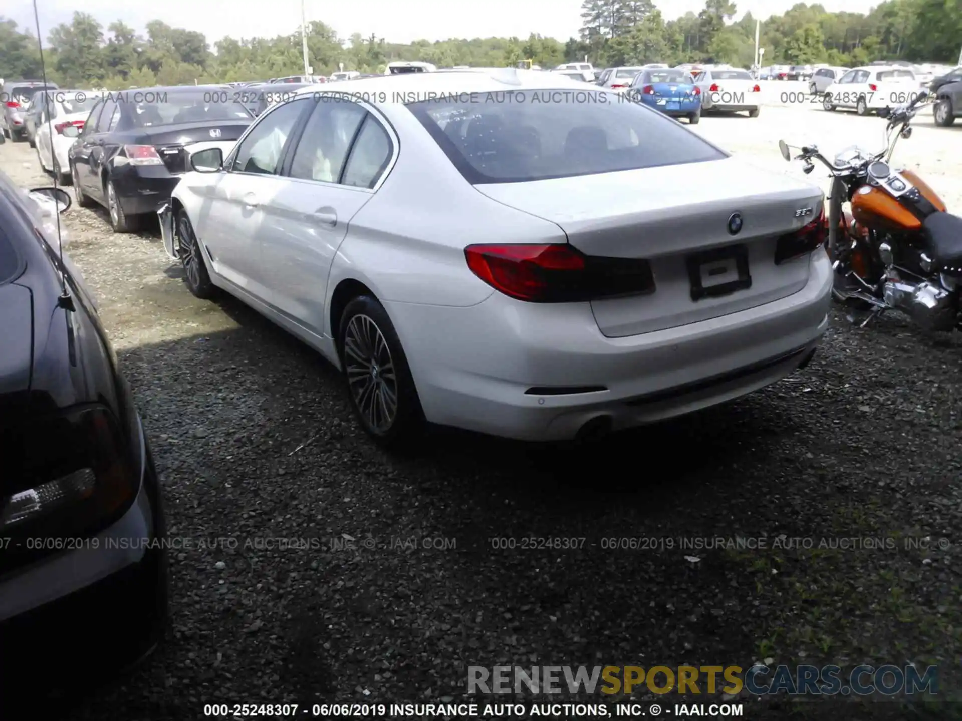 3 Photograph of a damaged car WBAJA5C59KWW20414 BMW 530 2019