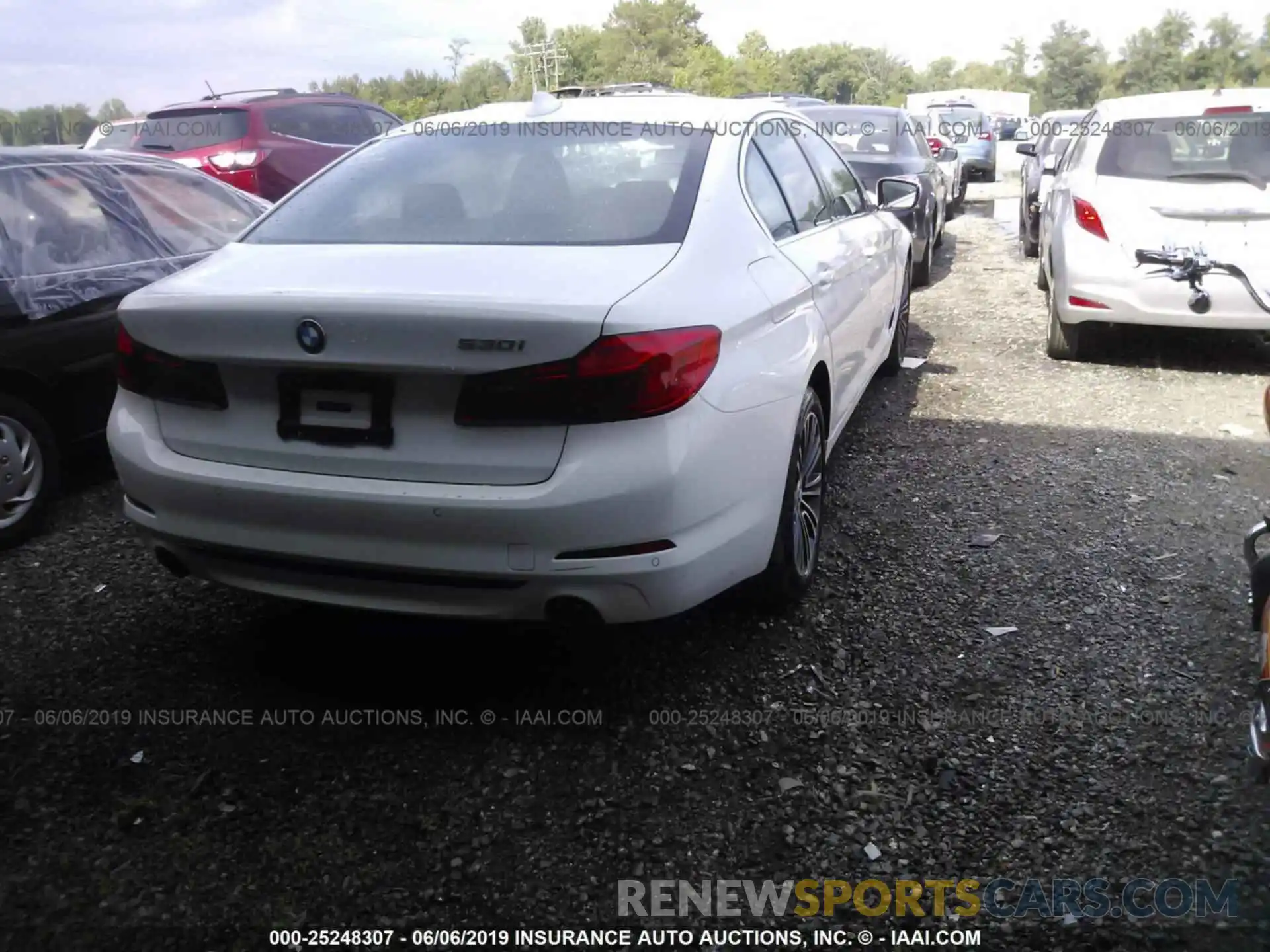 4 Photograph of a damaged car WBAJA5C59KWW20414 BMW 530 2019