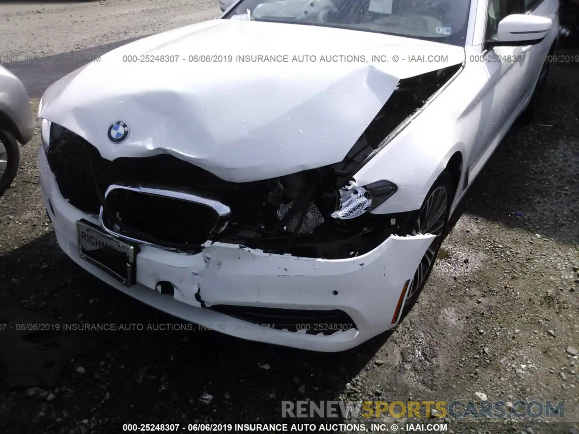 6 Photograph of a damaged car WBAJA5C59KWW20414 BMW 530 2019