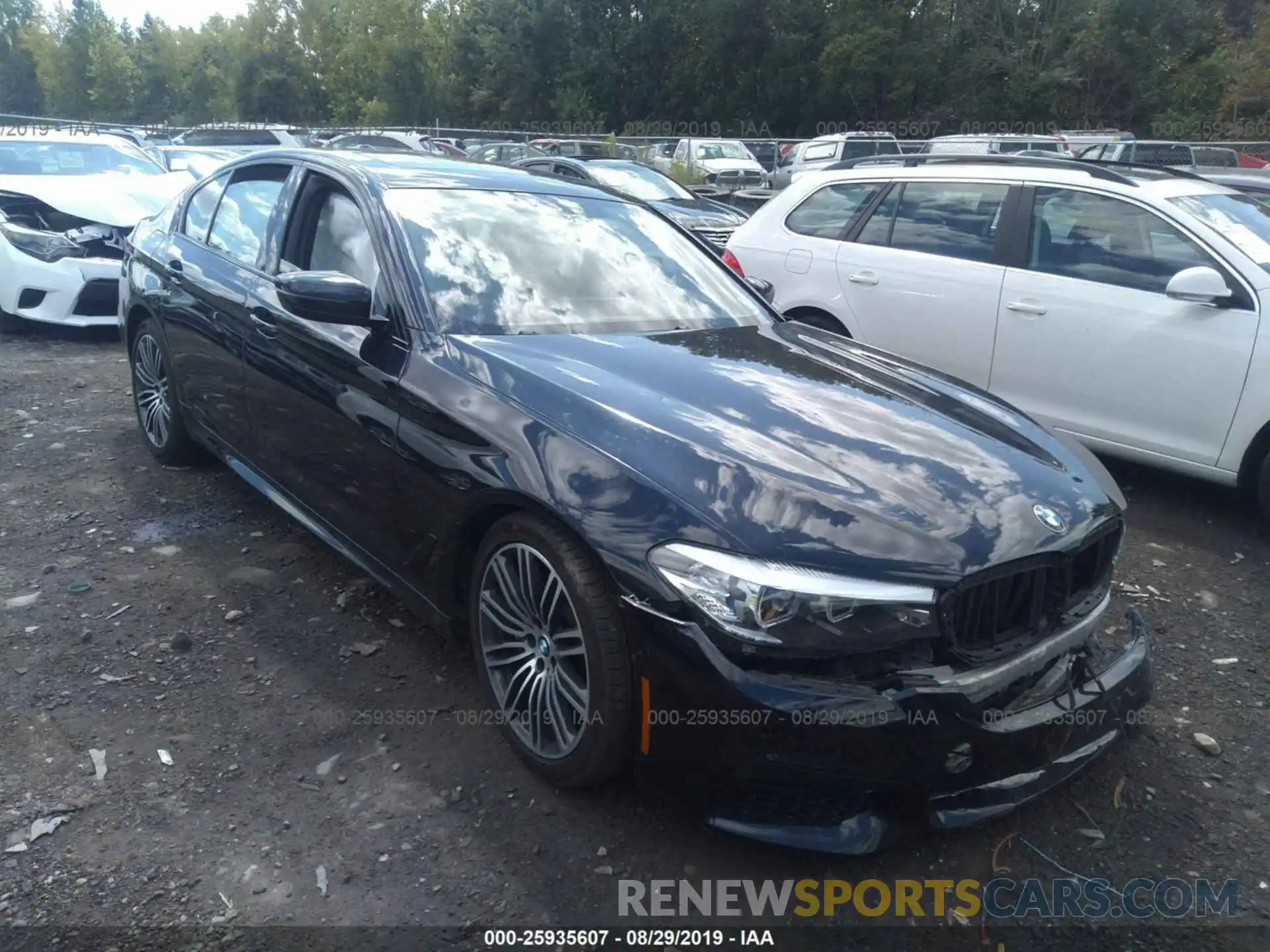 1 Photograph of a damaged car WBAJA7C54KWC77509 BMW 530 2019