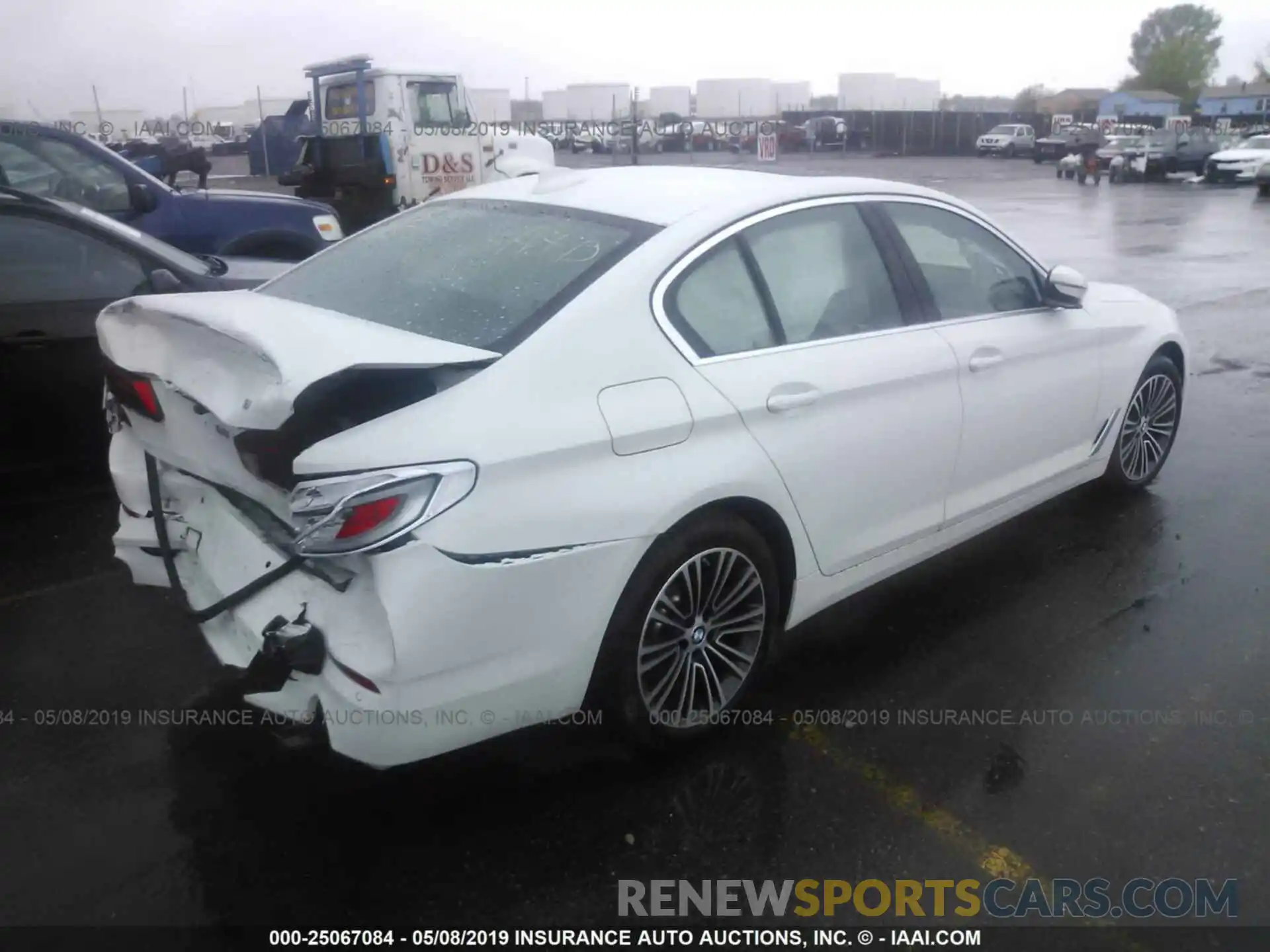 4 Photograph of a damaged car WBAJA7C57KWW06264 BMW 530 2019