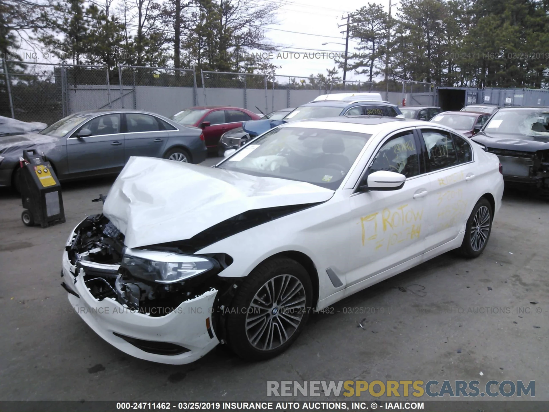 2 Фотография поврежденного автомобиля WBAJA7C57KWW08502 BMW 530 2019