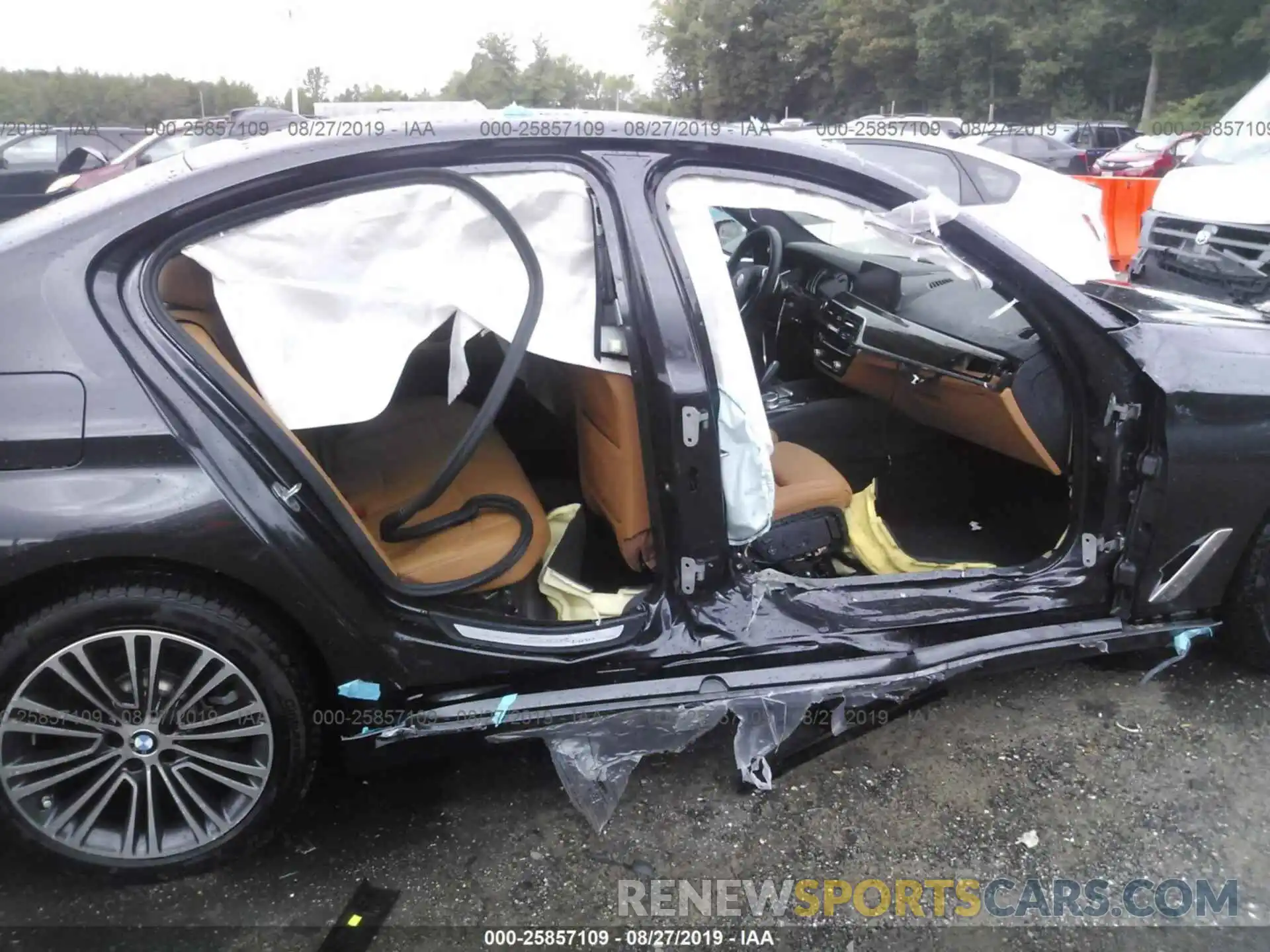 6 Photograph of a damaged car WBAJA7C58KWW04071 BMW 530 2019