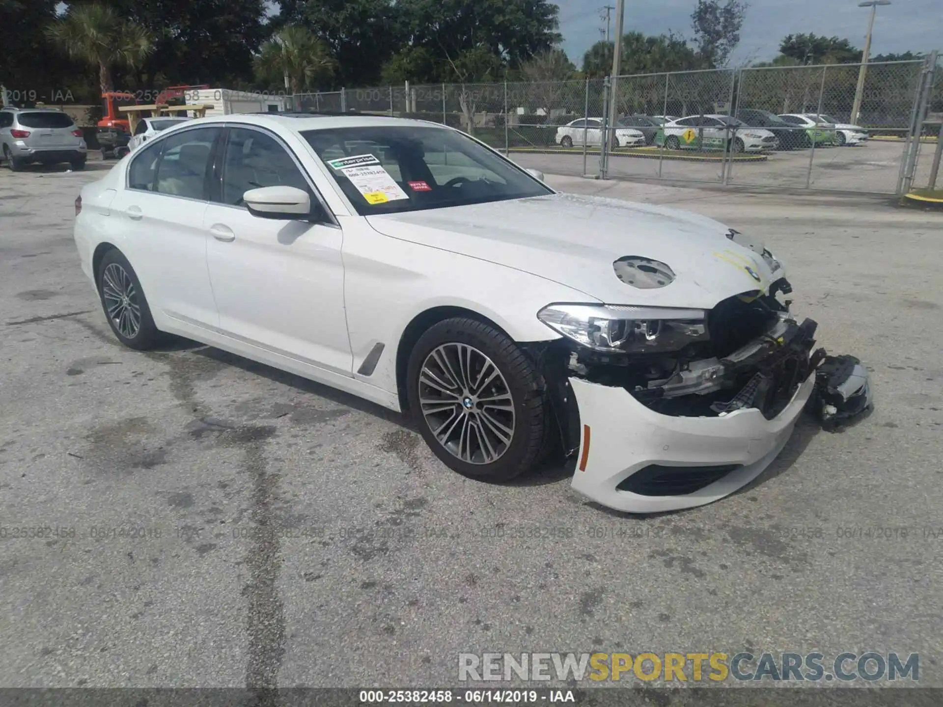 1 Photograph of a damaged car WBAJA7C58KWW19413 BMW 530 2019