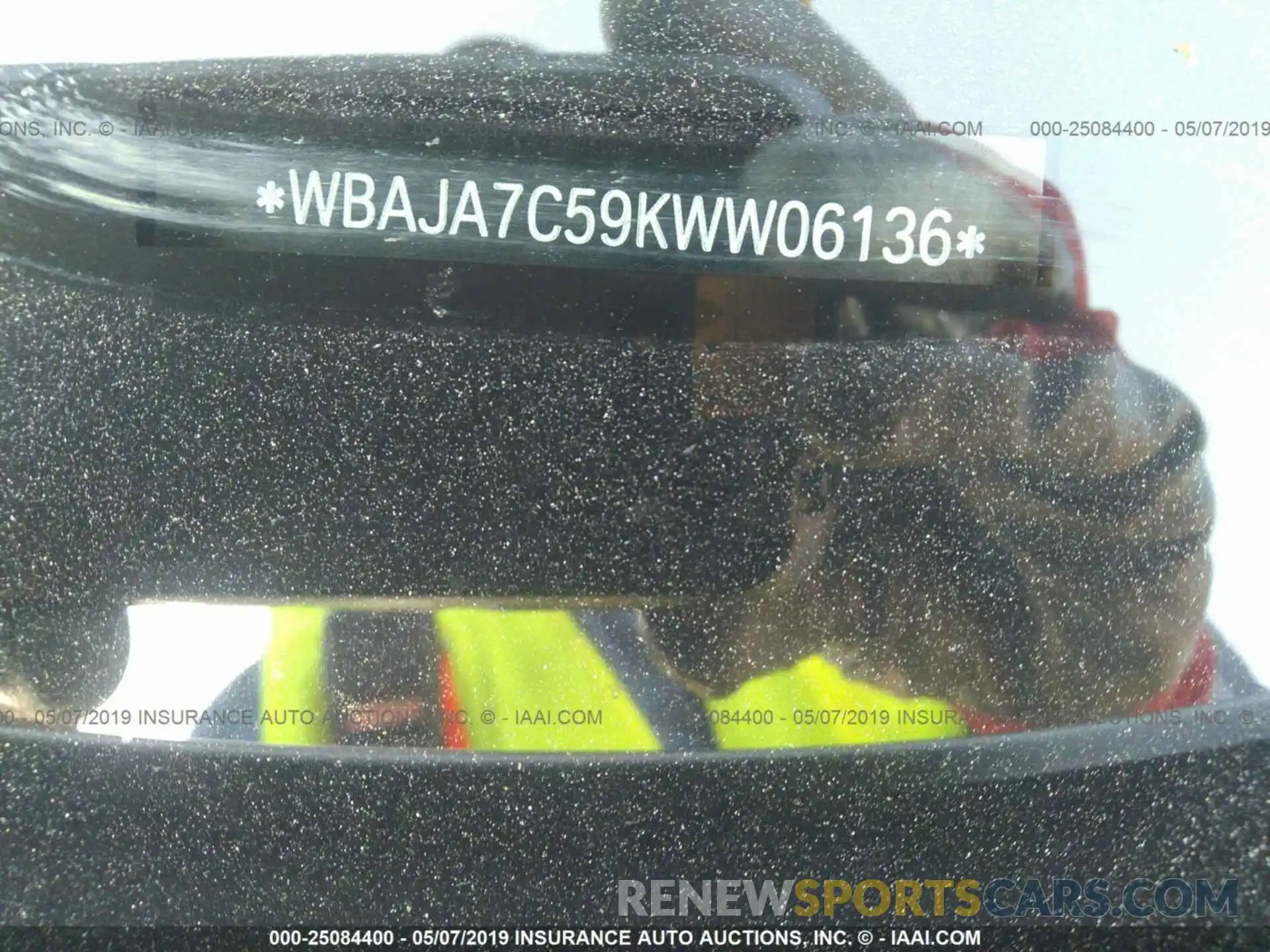 9 Photograph of a damaged car WBAJA7C59KWW06136 BMW 530 2019