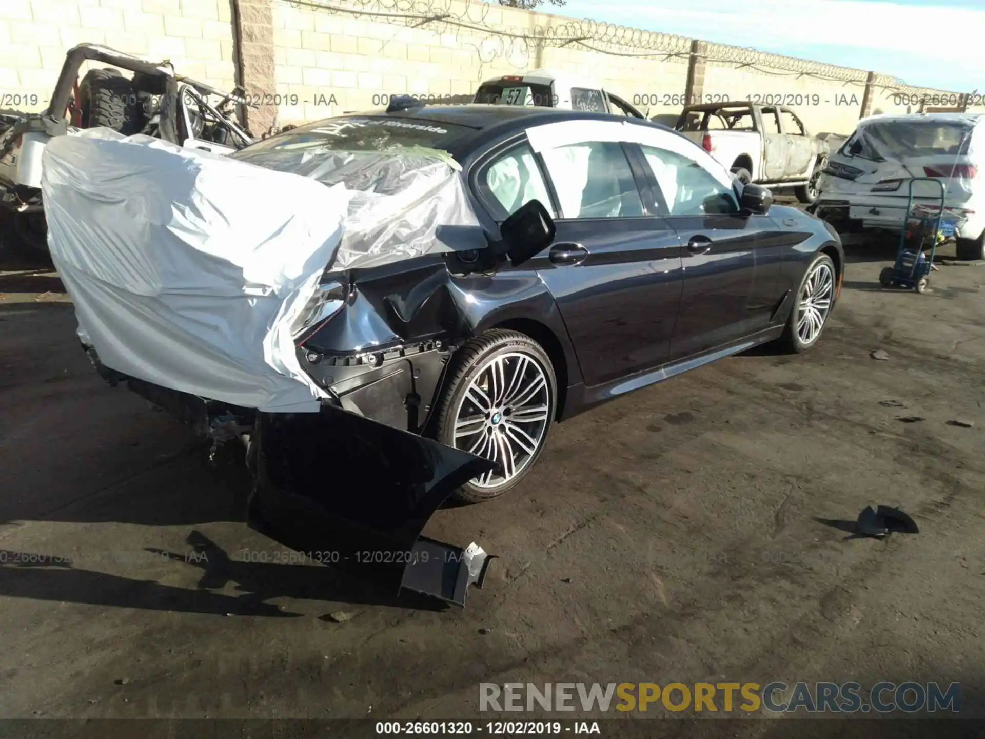 4 Photograph of a damaged car WBAJR3C05LWW54112 BMW 530 2020