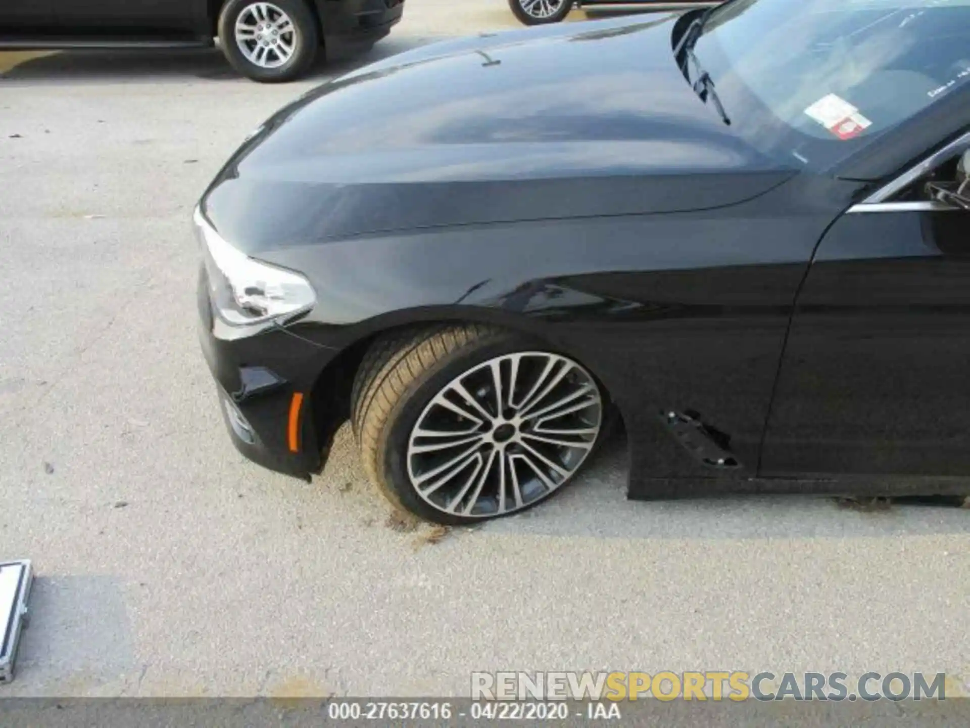 8 Photograph of a damaged car WBAJR7C03LWW65259 BMW 530 2020