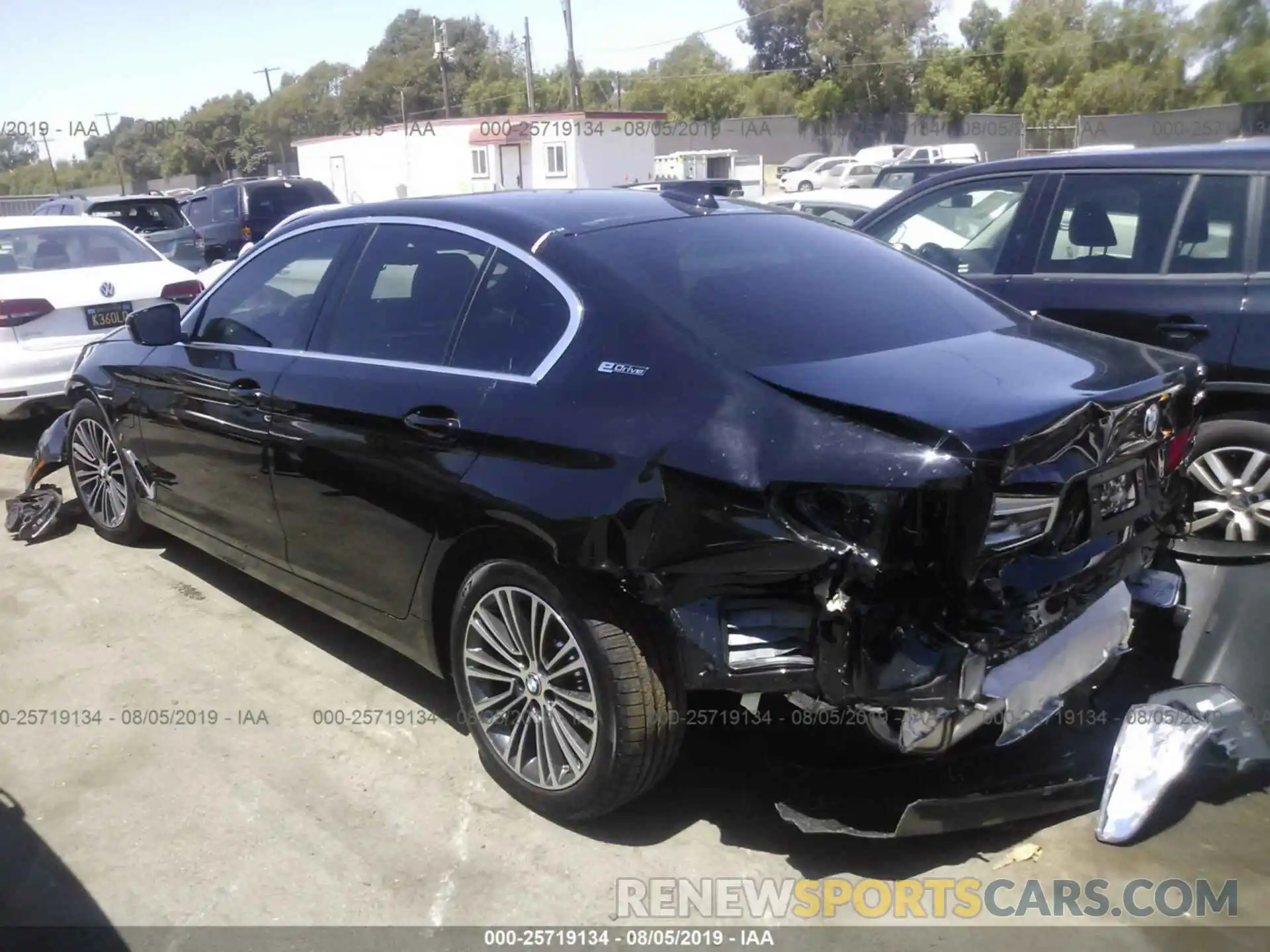 3 Photograph of a damaged car WBAJA9C50KB399414 BMW 530E 2019