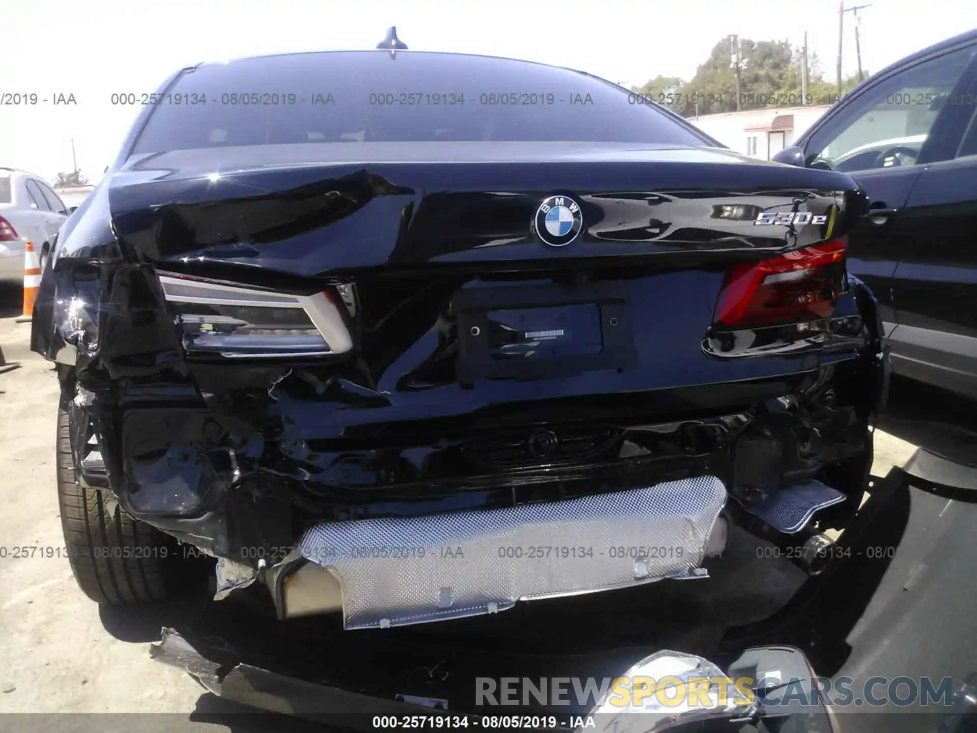 6 Photograph of a damaged car WBAJA9C50KB399414 BMW 530E 2019