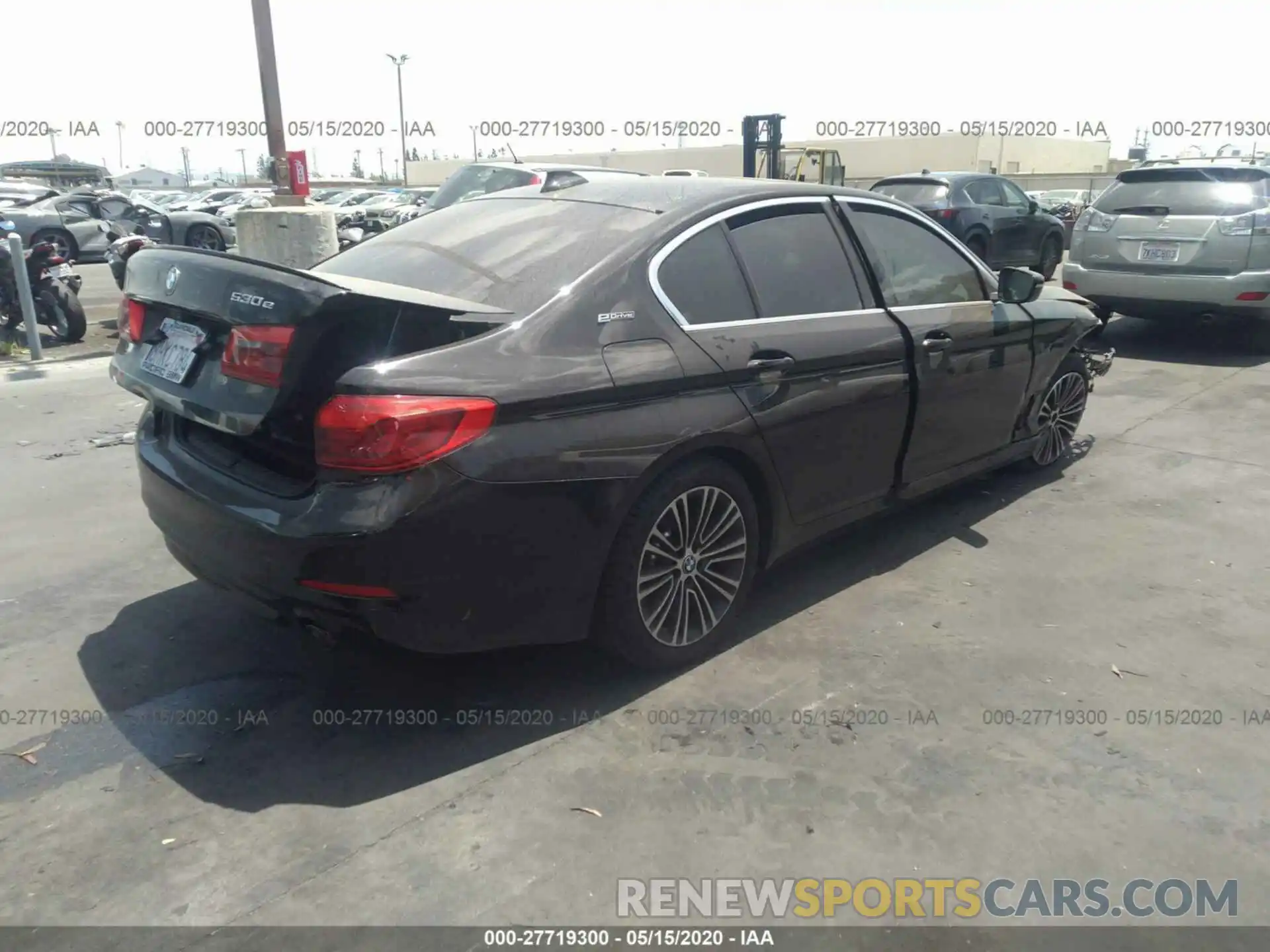 4 Photograph of a damaged car WBAJA9C51KB392472 BMW 530E 2019