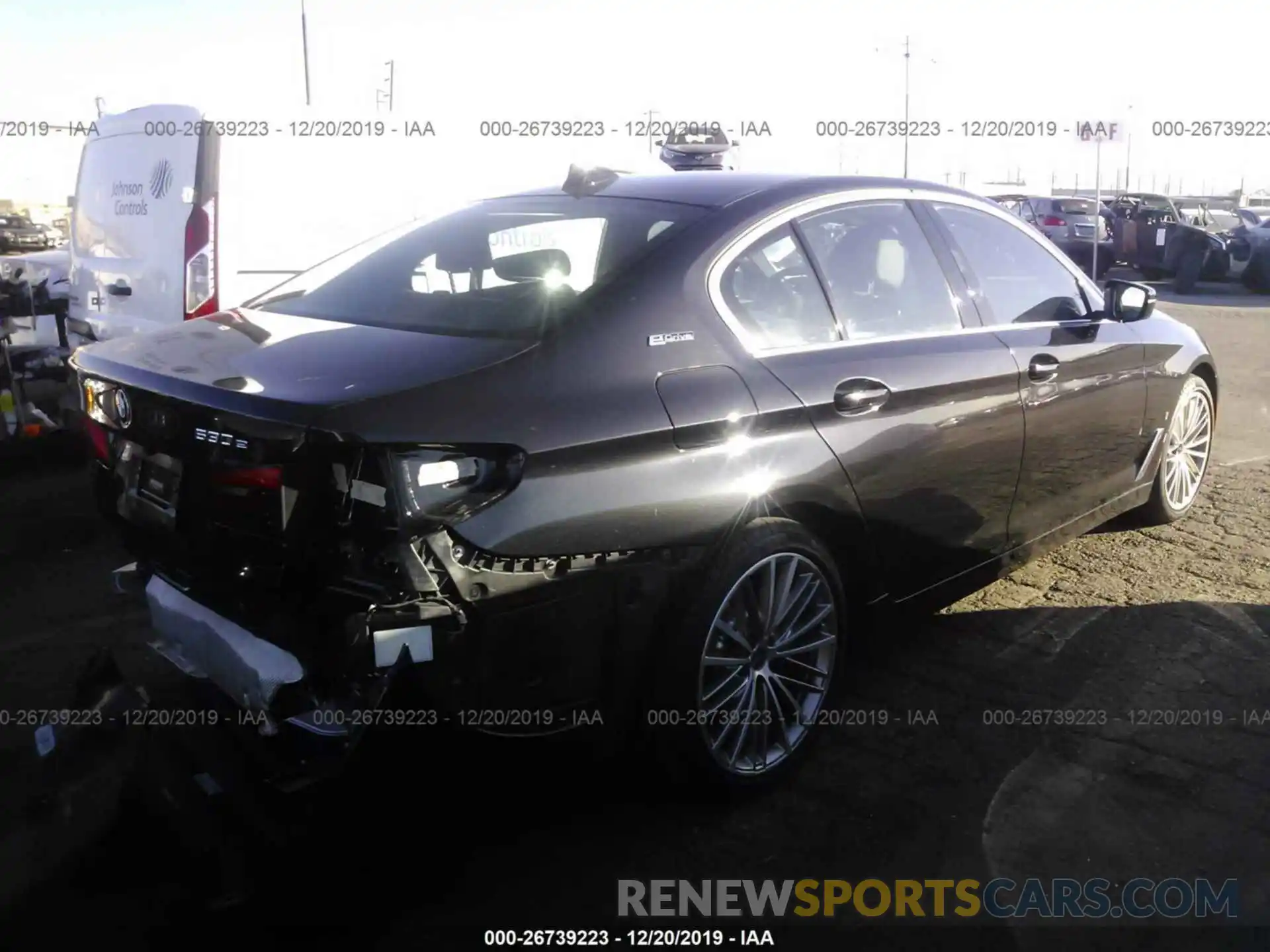 4 Фотография поврежденного автомобиля WBAJA9C56KB254233 BMW 530E 2019