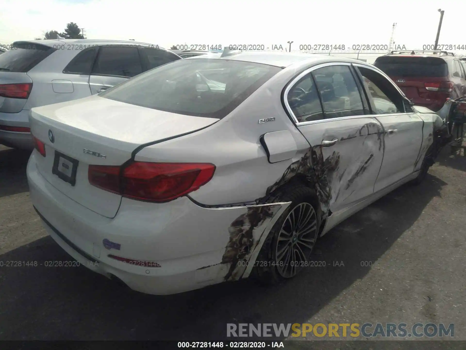 4 Photograph of a damaged car WBAJA9C59KB389643 BMW 530E 2019