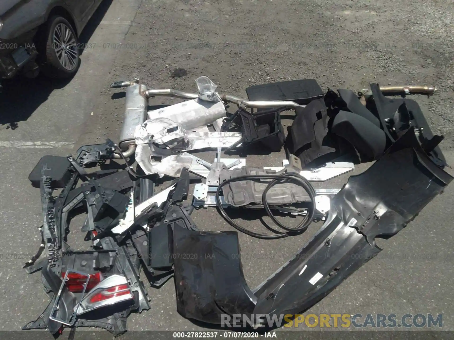 12 Фотография поврежденного автомобиля WBAJA9C03LCD50372 BMW 530E 2020