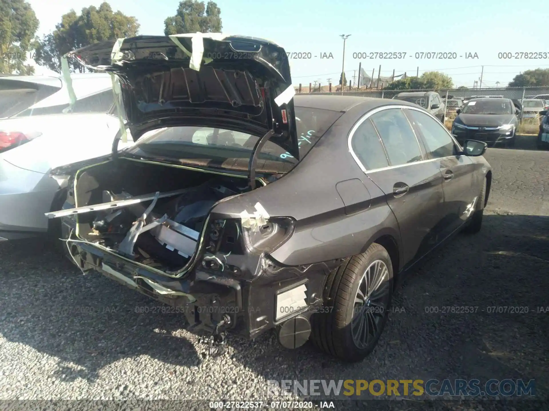 6 Photograph of a damaged car WBAJA9C03LCD50372 BMW 530E 2020