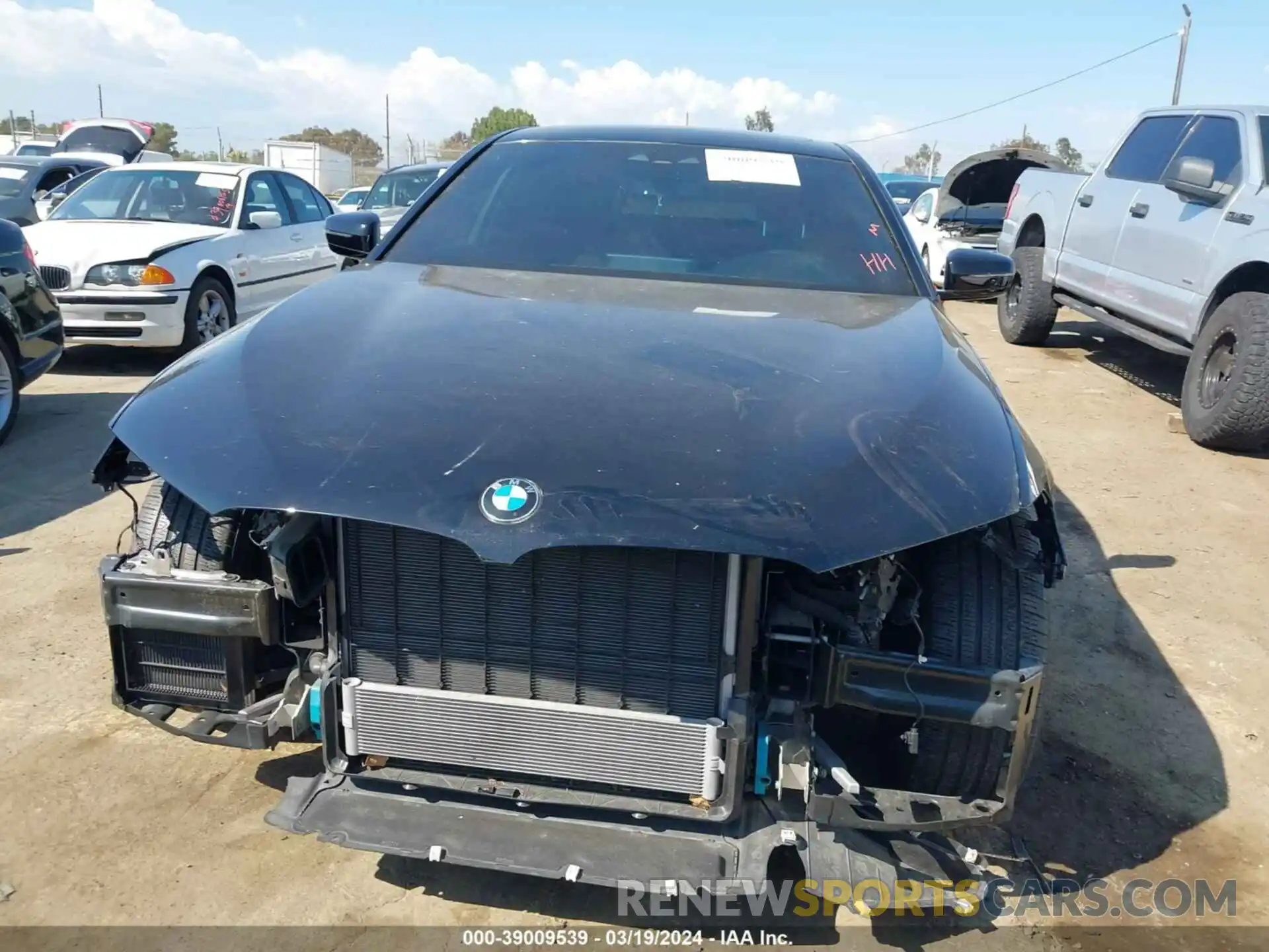 13 Фотография поврежденного автомобиля WBAJR3C03LCE65348 BMW 530I 2020