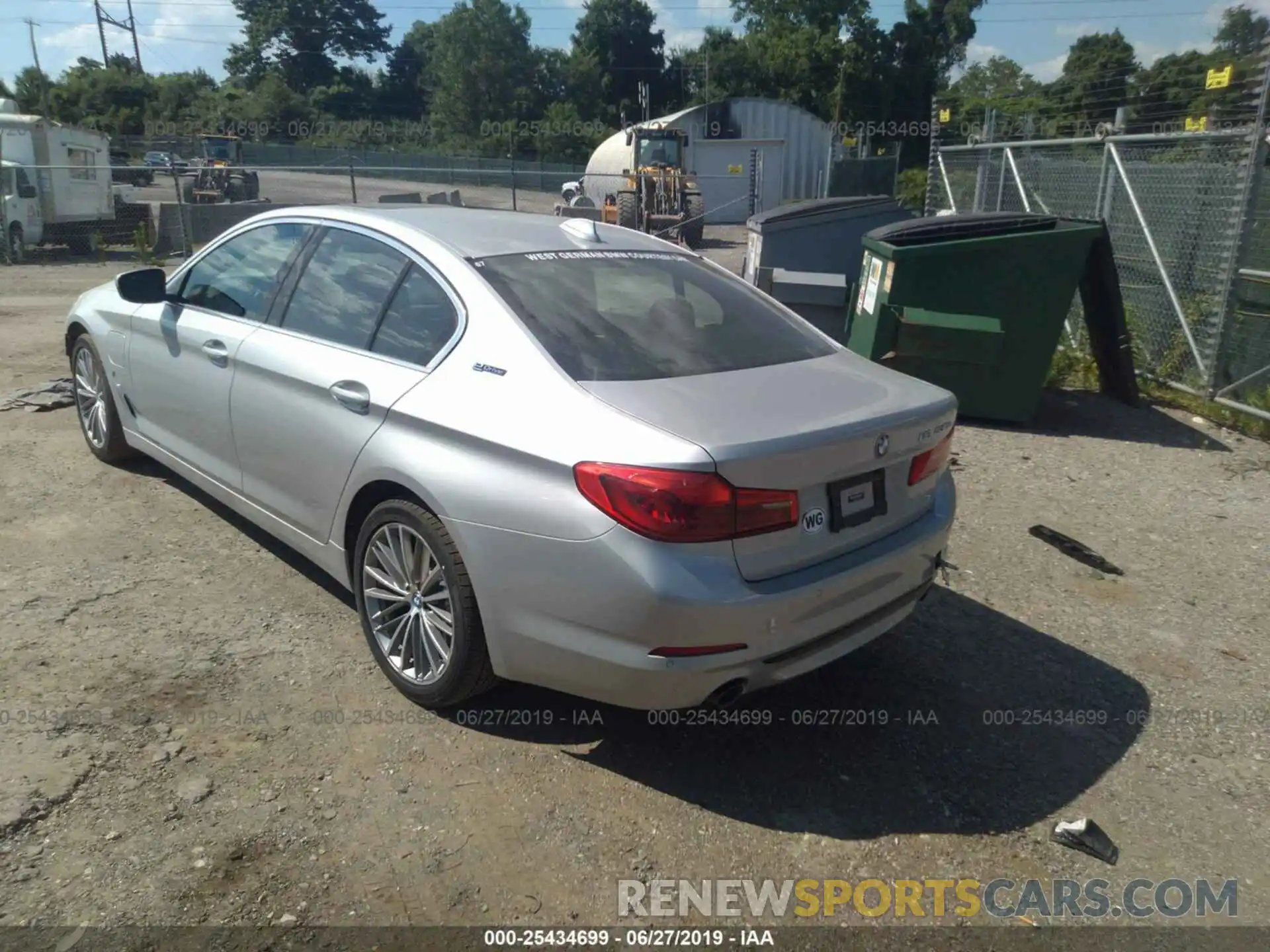 3 Photograph of a damaged car WBAJB1C51KB375217 BMW 530XE 2019