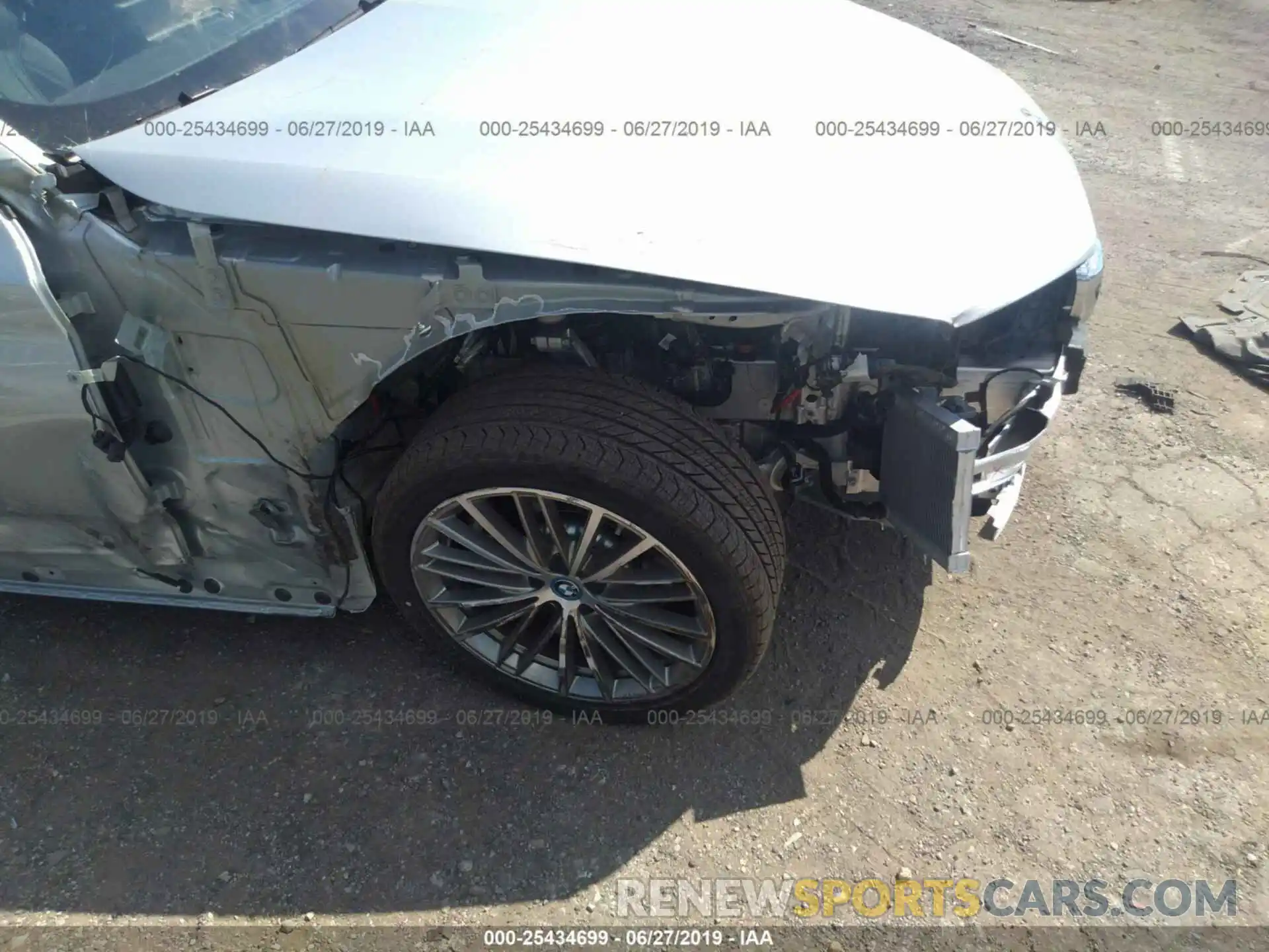 6 Photograph of a damaged car WBAJB1C51KB375217 BMW 530XE 2019